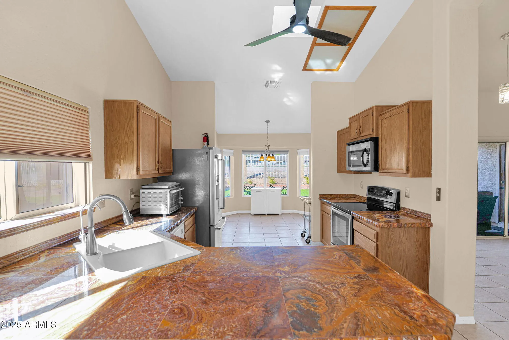 Property Slideshow image 11 of 52 | 11420 s 44th st, Phoenix, AZ, 85044
