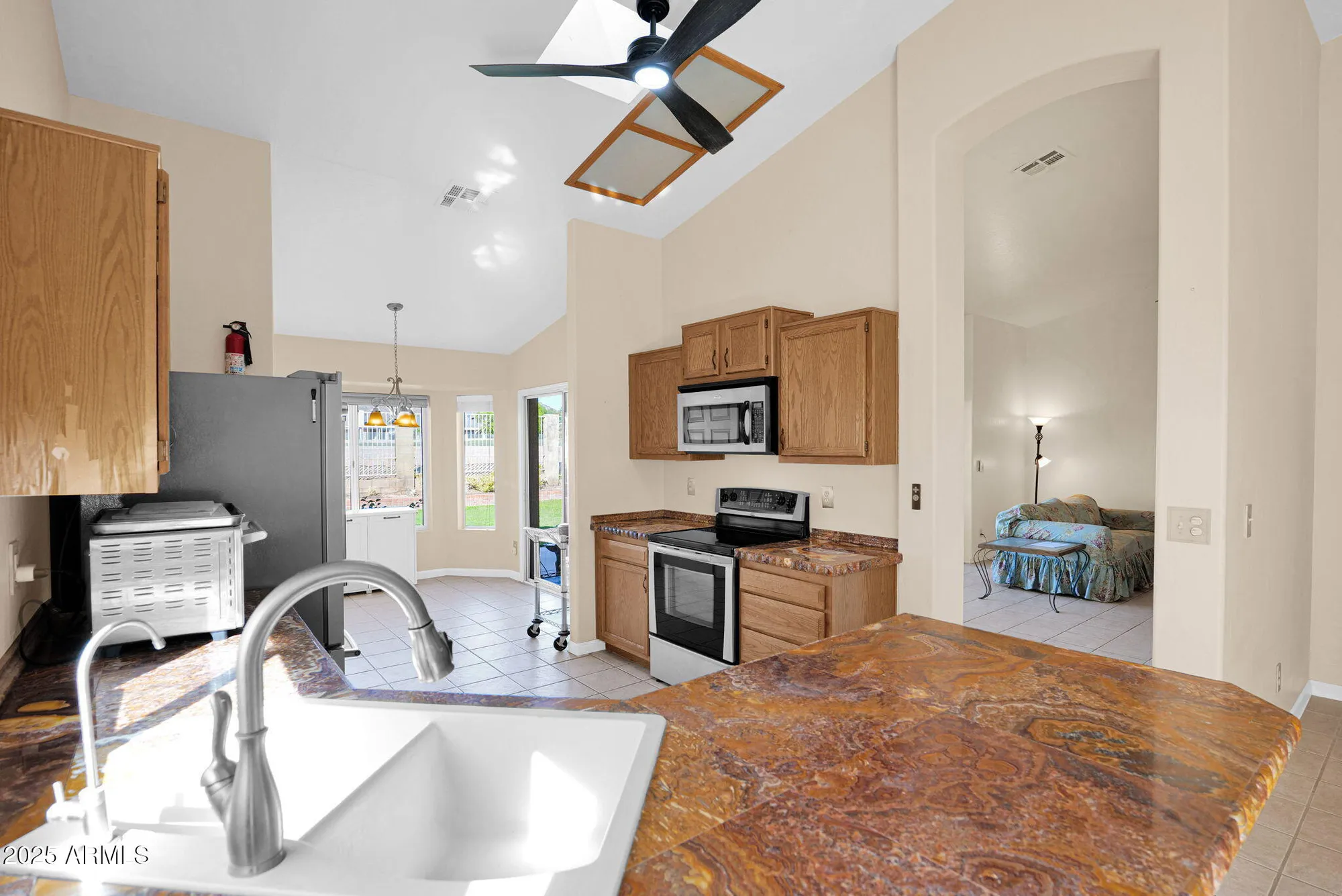 Property Slideshow image 12 of 52 | 11420 s 44th st, Phoenix, AZ, 85044