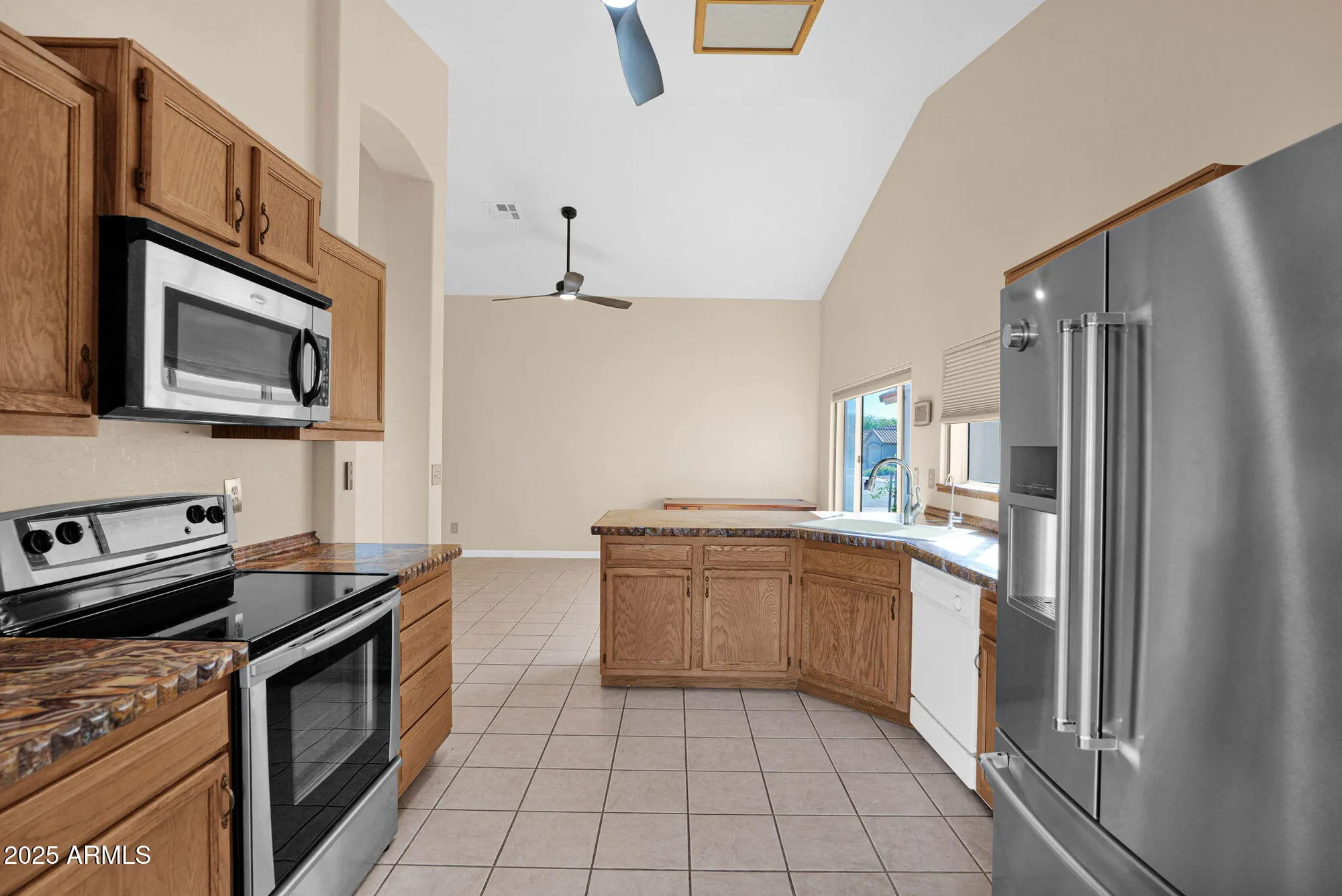 Property Slideshow image 13 of 52 | 11420 s 44th st, Phoenix, AZ, 85044