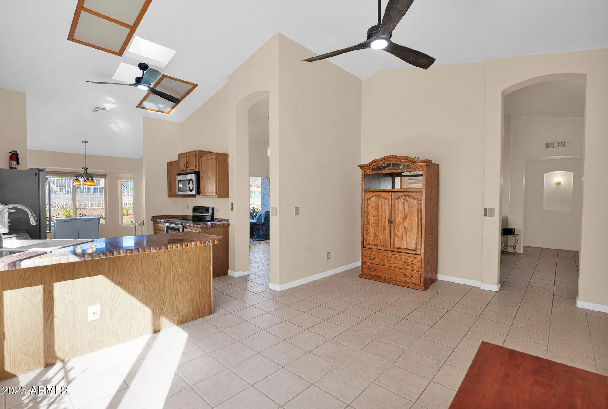 Property Slideshow image 9 of 52 | 11420 s 44th st, Phoenix, AZ, 85044
