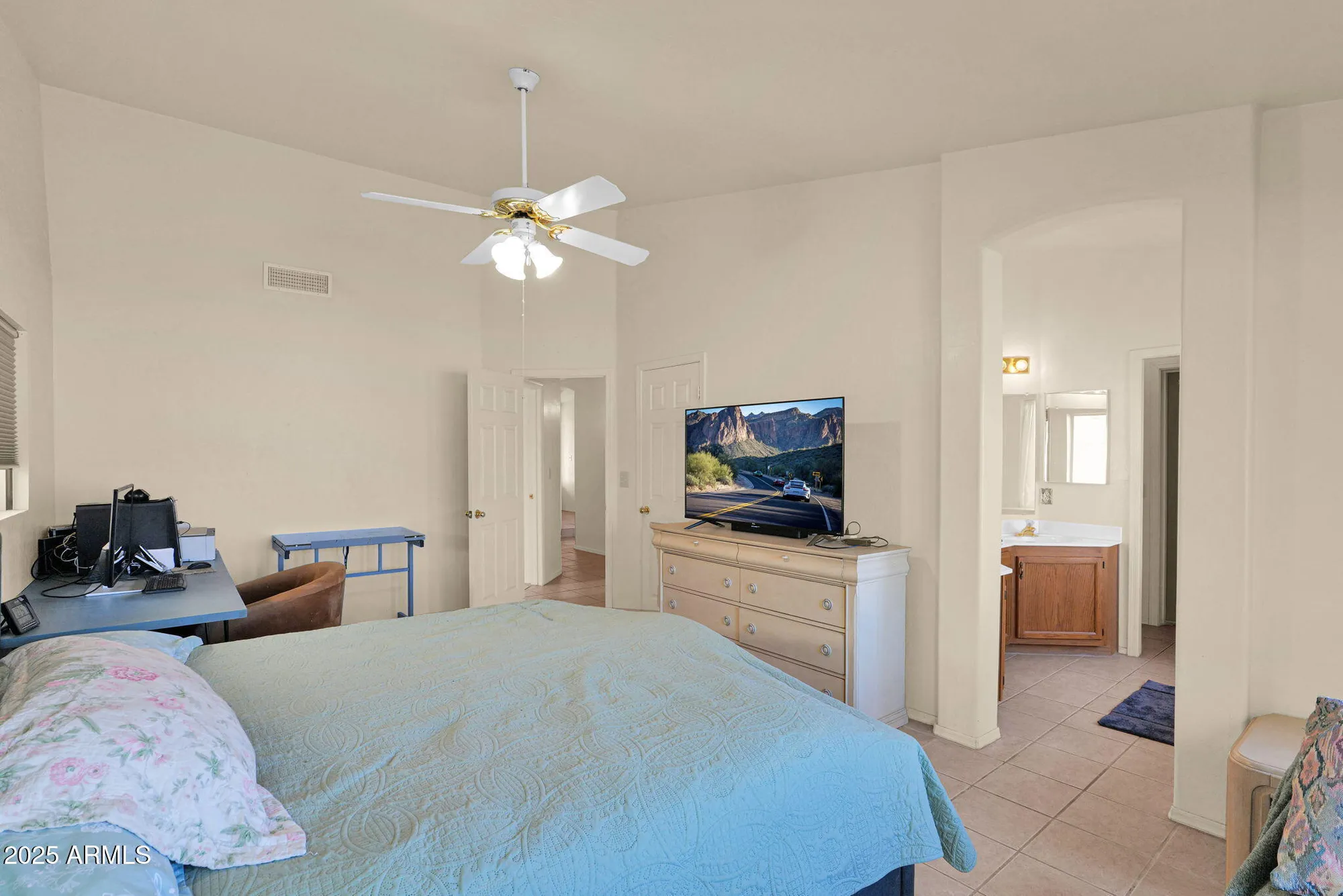 Property Slideshow image 17 of 52 | 11420 s 44th st, Phoenix, AZ, 85044