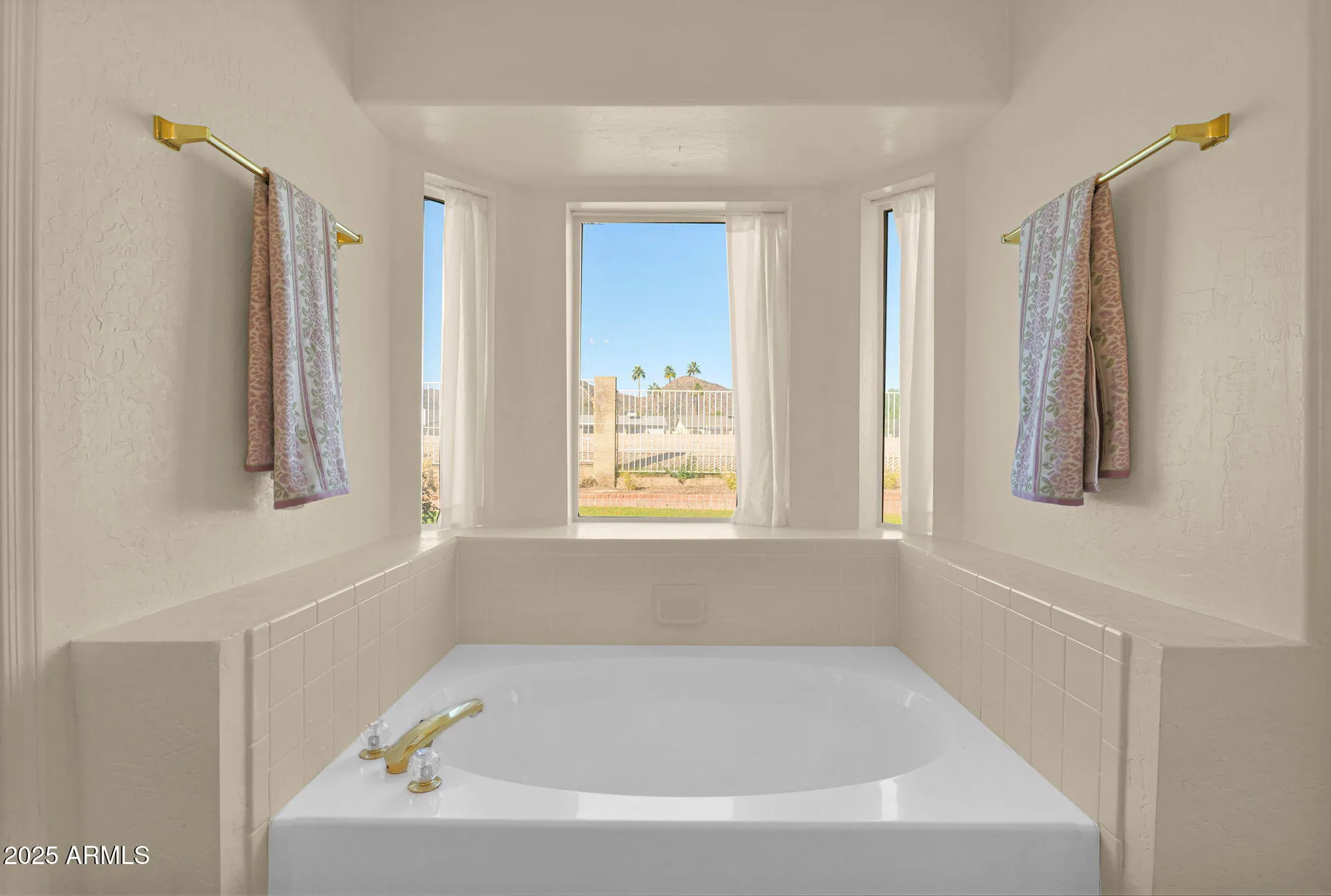 Property Slideshow image 20 of 52 | 11420 s 44th st, Phoenix, AZ, 85044