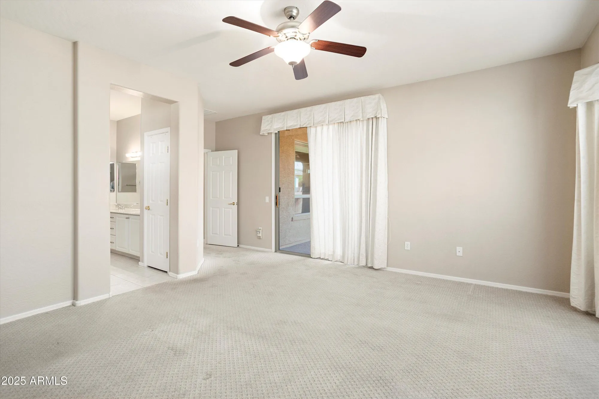 Property Slideshow image 20 of 36 | 19722 n regents park dr, Surprise, AZ, 85387