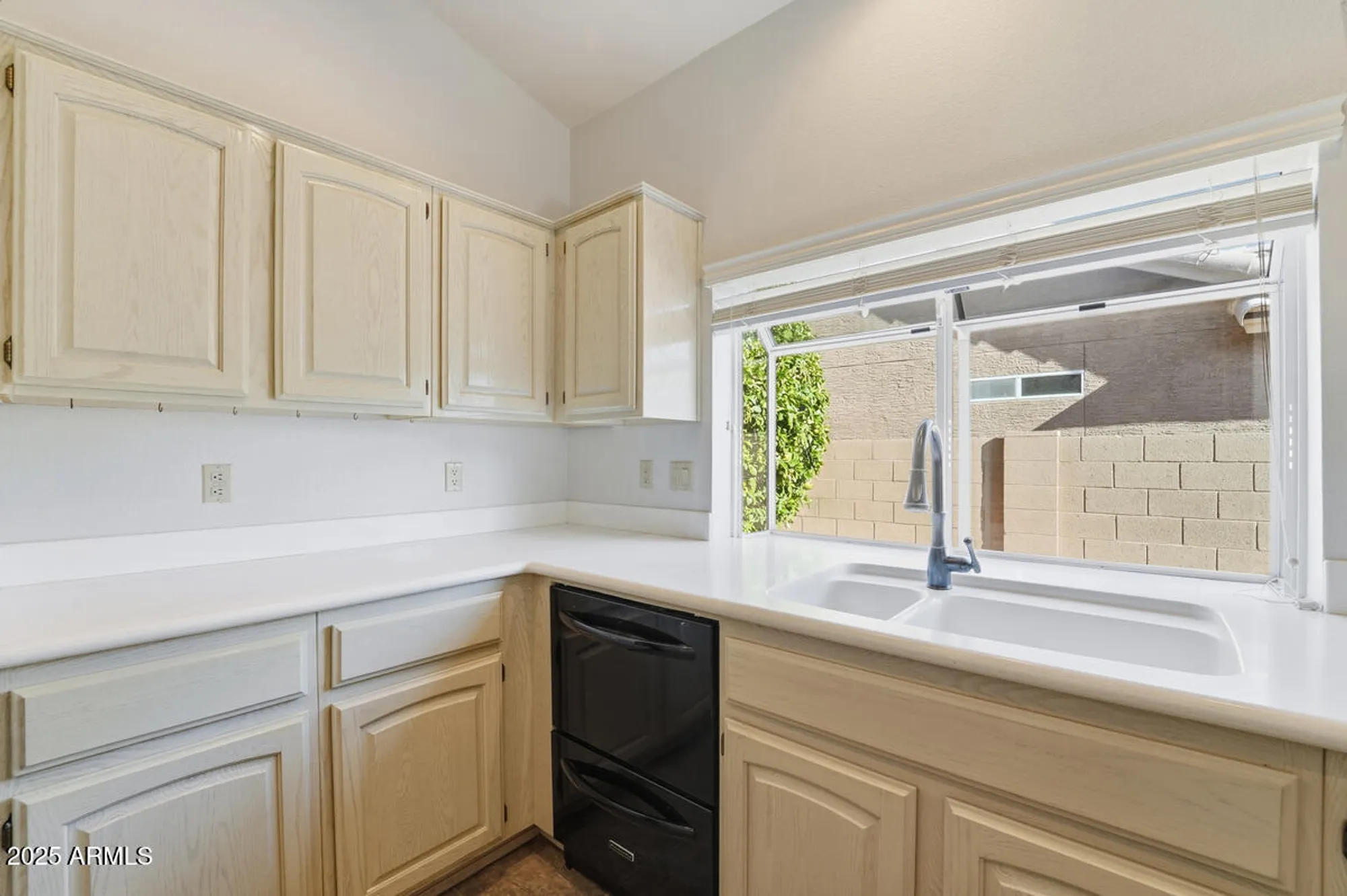 Property Slideshow image 13 of 41 | 10545 e halley dr # 28a, Sun Lakes, AZ, 85248