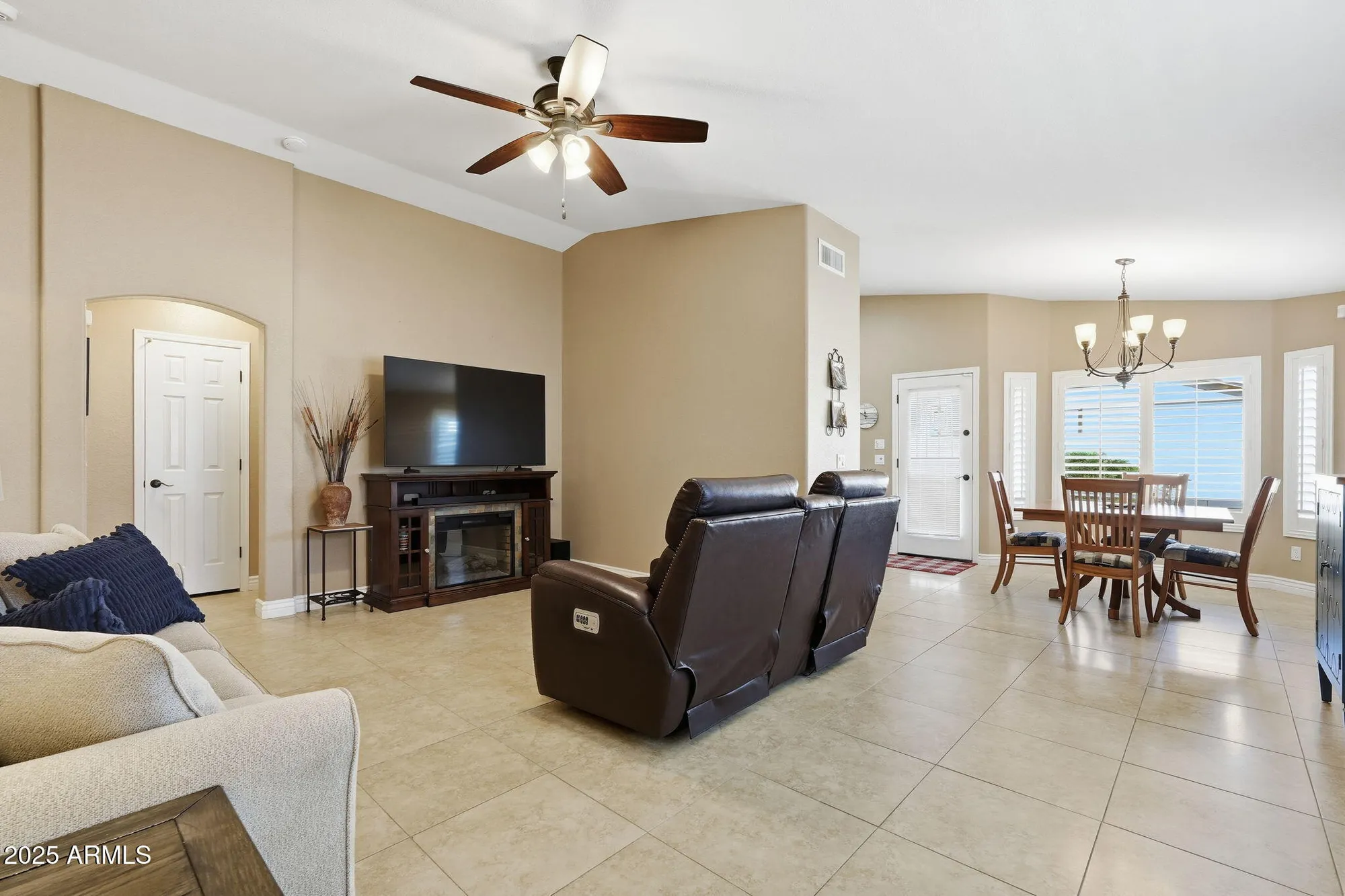 Property Slideshow image 4 of 46 | 3180 e gleneagle dr, Chandler, AZ, 85249