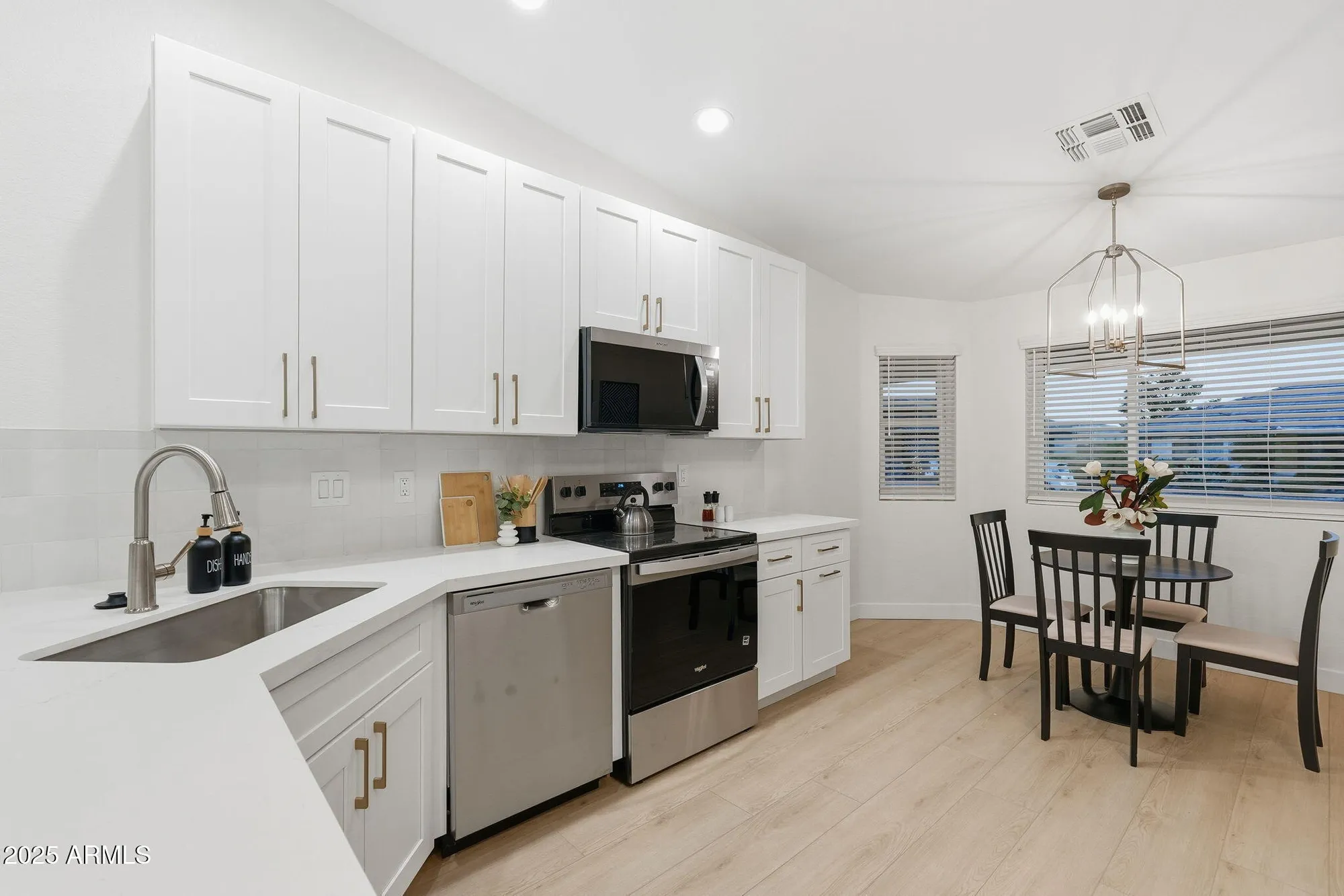 Property Slideshow image 11 of 22 | 11526 e mendoza ave, Mesa, AZ, 85209