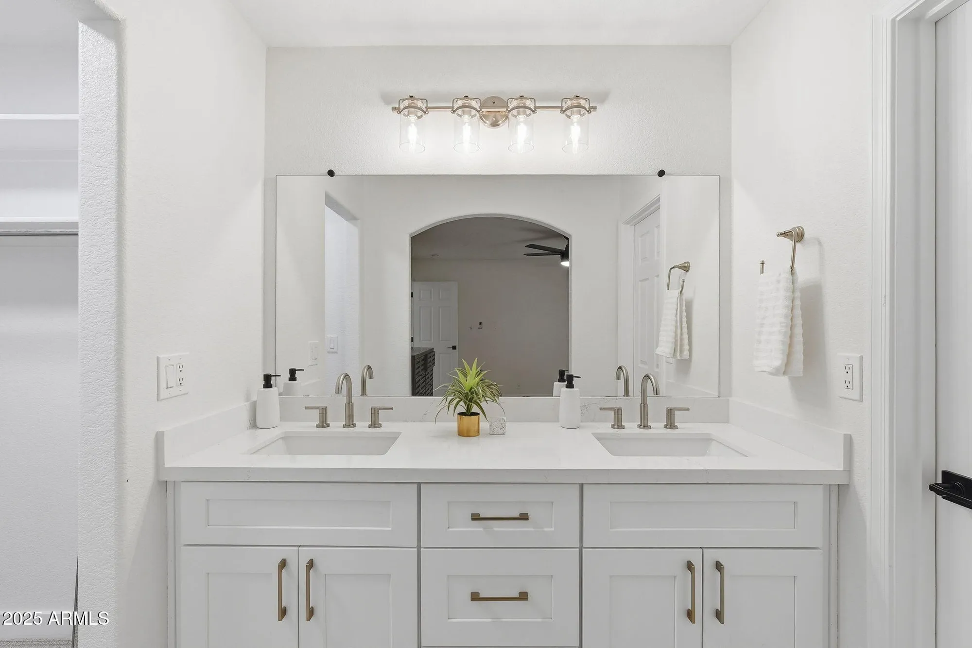 Property Slideshow image 19 of 22 | 11526 e mendoza ave, Mesa, AZ, 85209