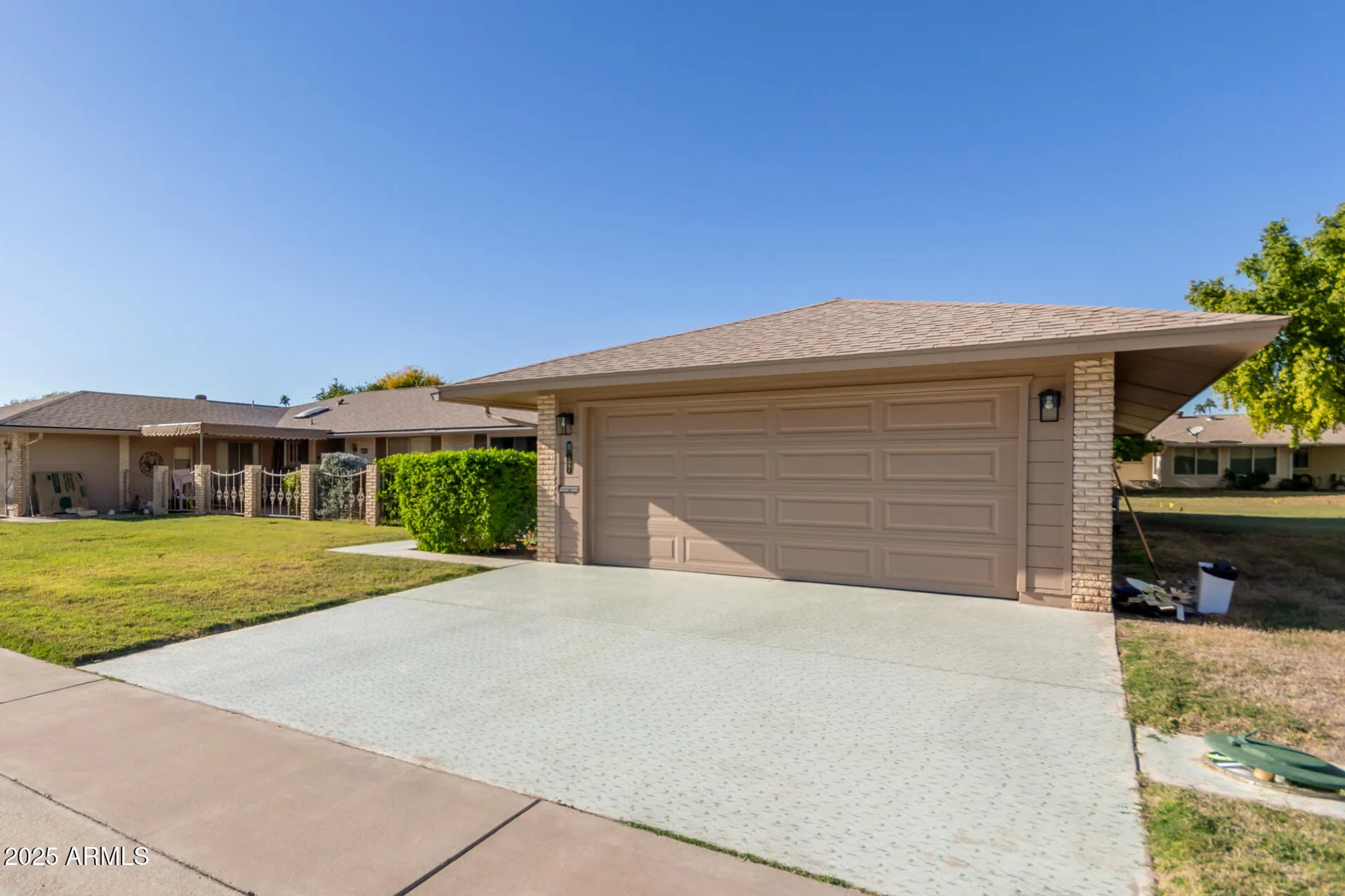 Property Slideshow image 4 of 32 | 10427 w roundelay cir, Sun City, AZ, 85351