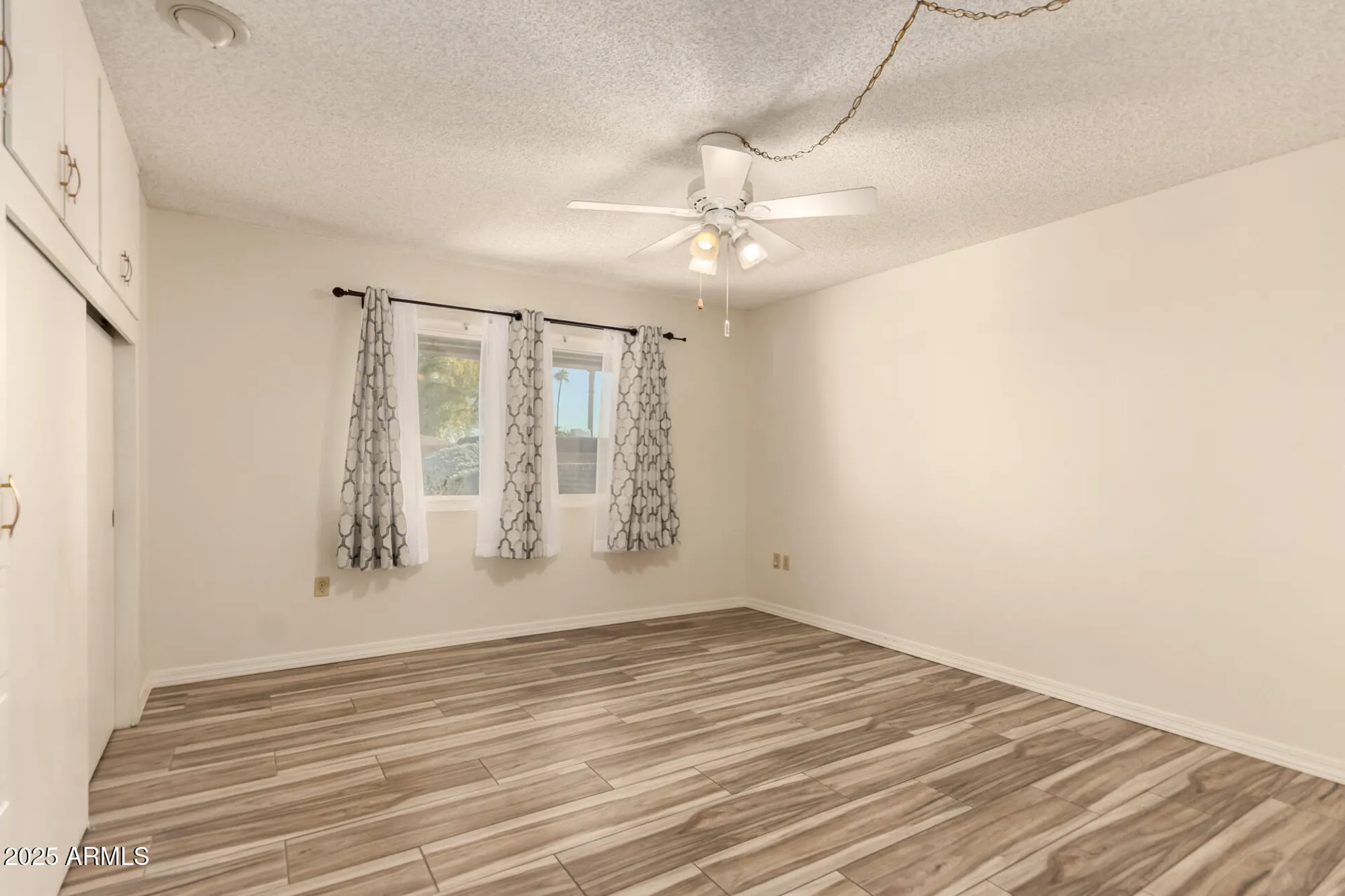 Property Slideshow image 24 of 32 | 10427 w roundelay cir, Sun City, AZ, 85351