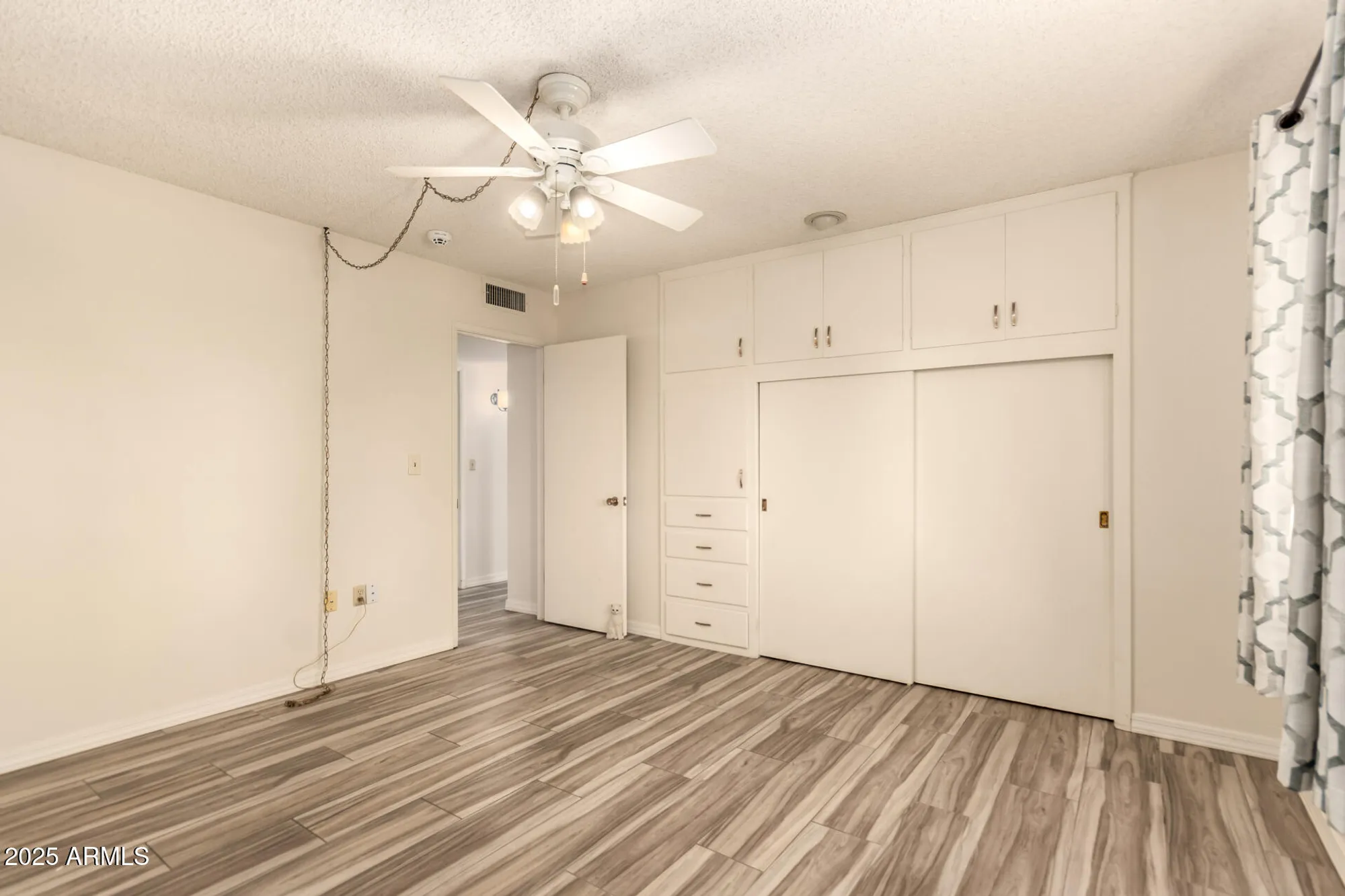 Property Slideshow image 25 of 32 | 10427 w roundelay cir, Sun City, AZ, 85351