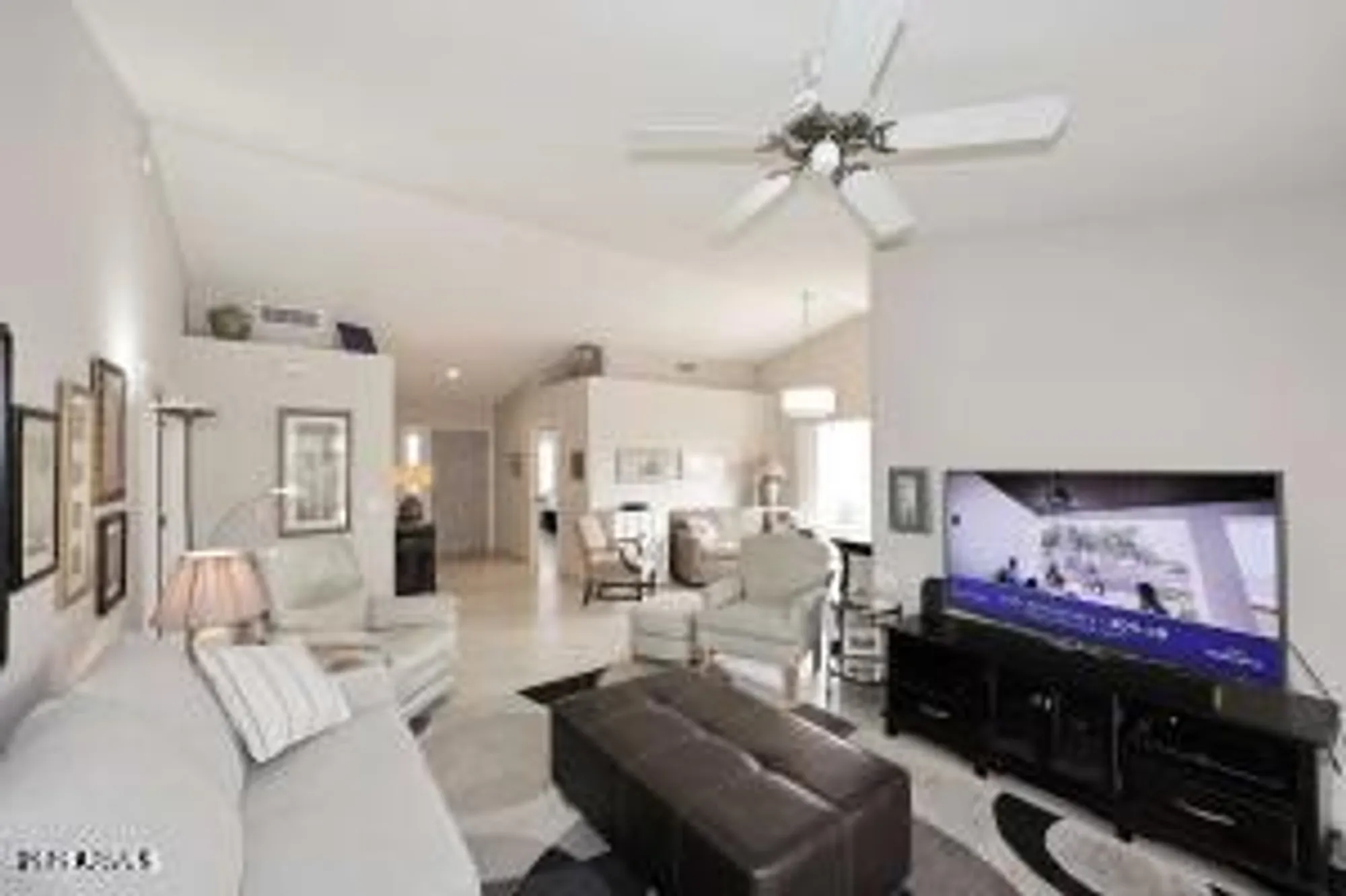 Property Slideshow image 9 of 45 | 8429 w oraibi dr, Peoria, AZ, 85382