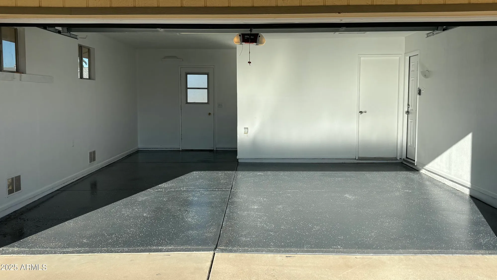 Property Slideshow image 24 of 31 | 9822 w silver bell dr, Sun City, AZ, 85351