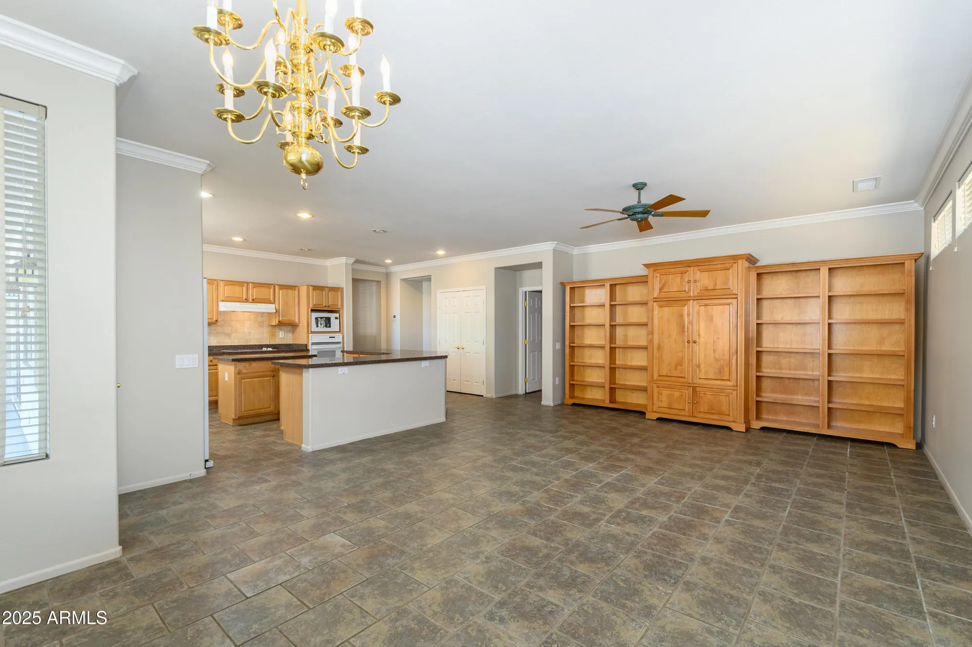 Property Slideshow image 14 of 38 | 15660 w jasper way, Surprise, AZ, 85374