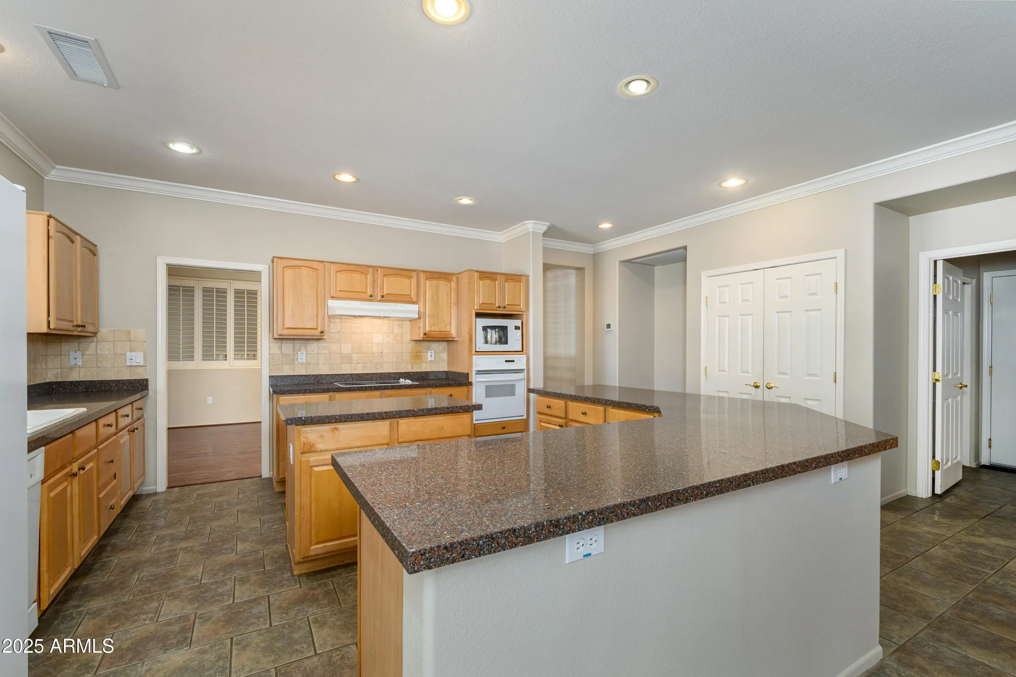 Property Slideshow image 13 of 38 | 15660 w jasper way, Surprise, AZ, 85374