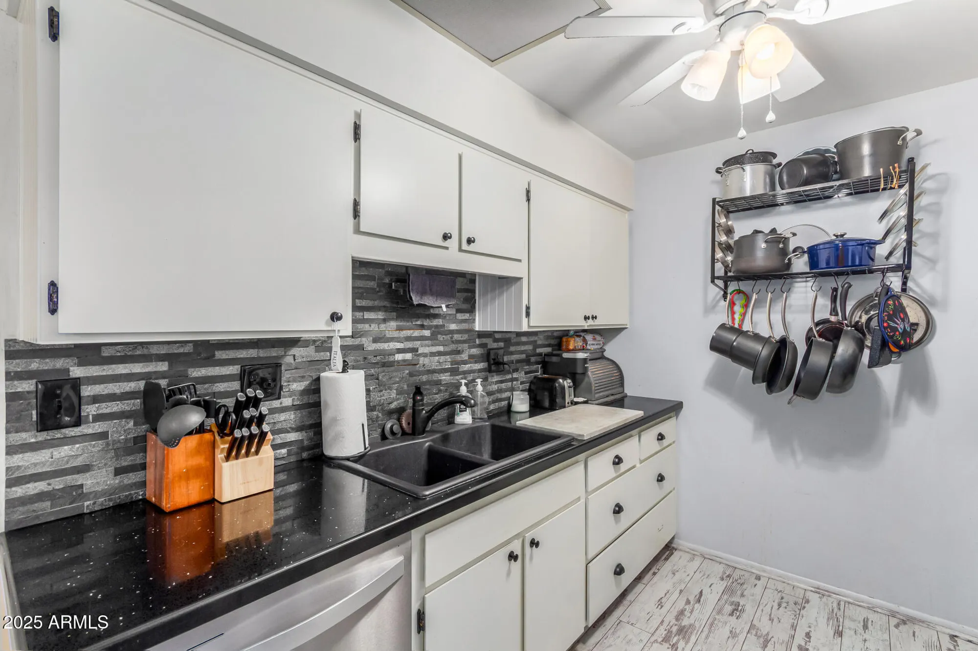 Property Slideshow image 14 of 35 | 10161 w thunderbird blvd, Sun City, AZ, 85351