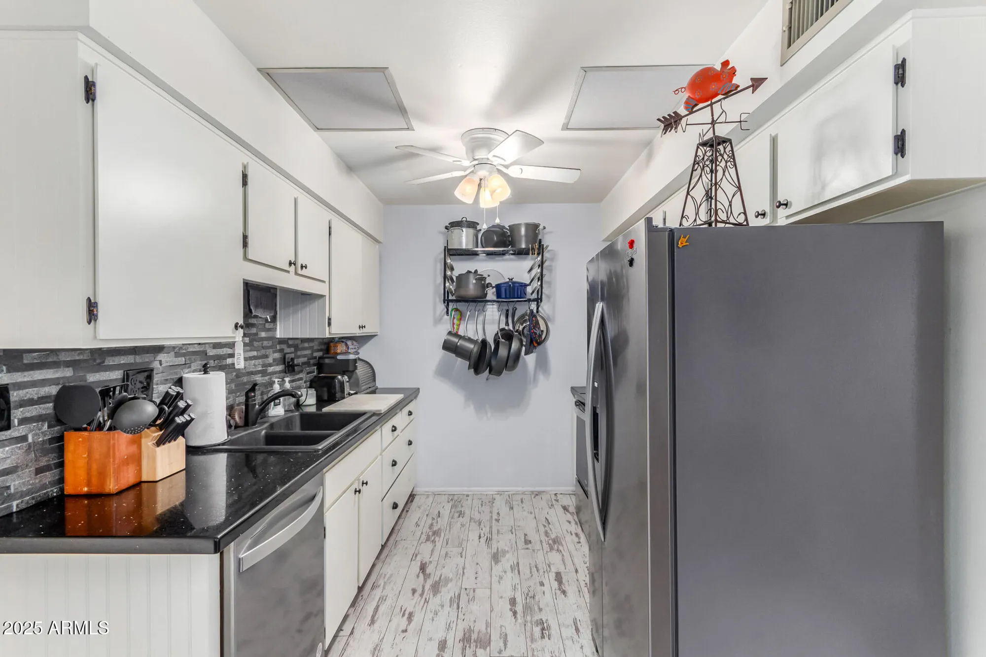 Property Slideshow image 13 of 35 | 10161 w thunderbird blvd, Sun City, AZ, 85351