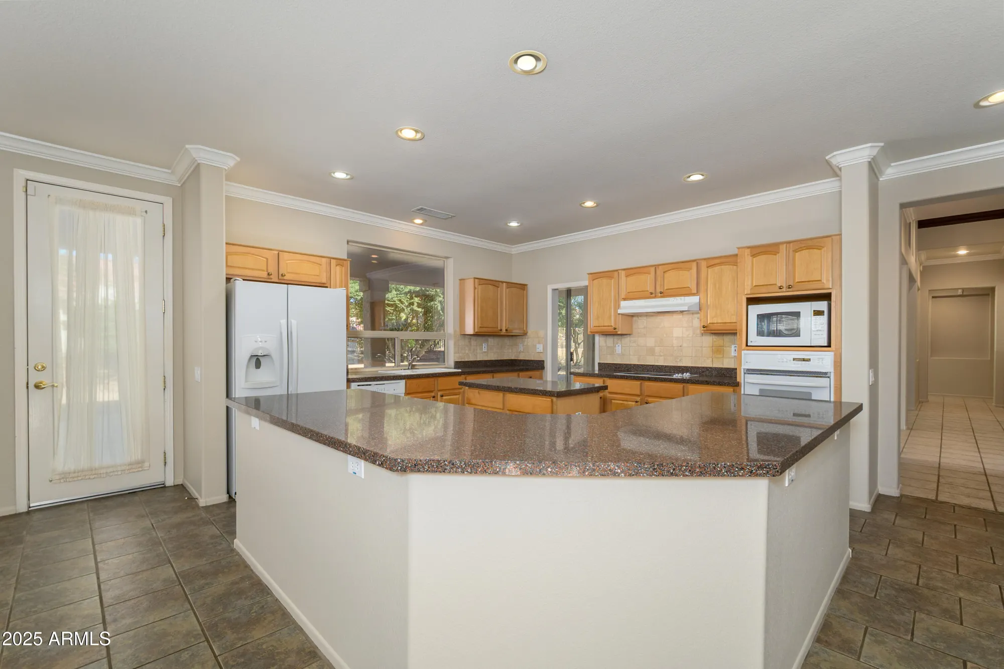 Property Slideshow image 11 of 38 | 15660 w jasper way, Surprise, AZ, 85374