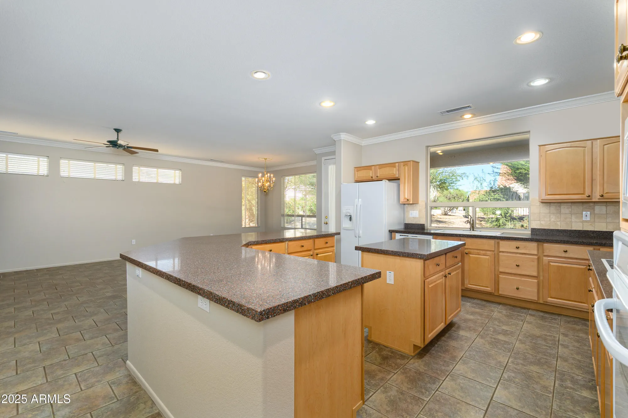 Property Slideshow image 12 of 38 | 15660 w jasper way, Surprise, AZ, 85374