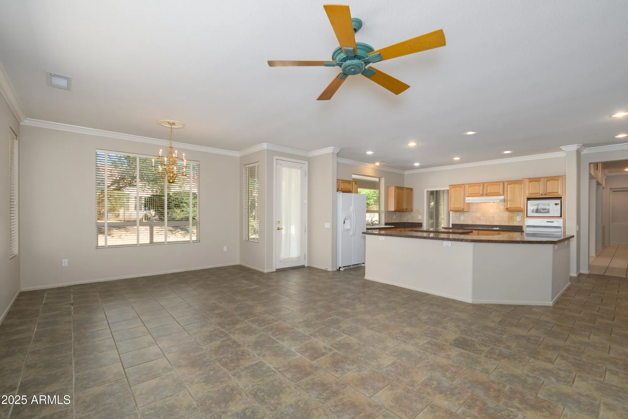 Property Slideshow image 15 of 38 | 15660 w jasper way, Surprise, AZ, 85374