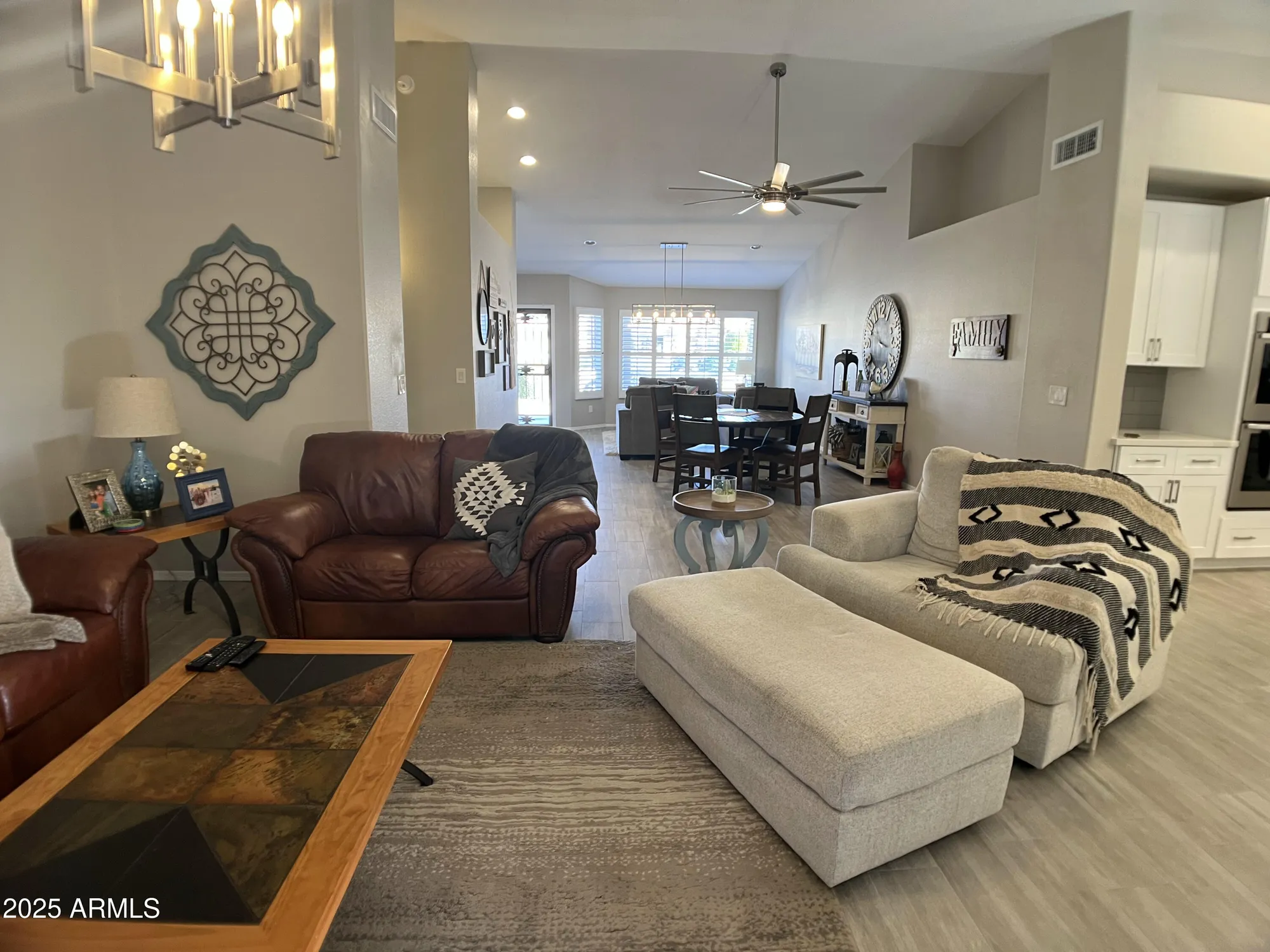 Property Slideshow image 7 of 25 | 9421 w chino dr, Peoria, AZ, 85382