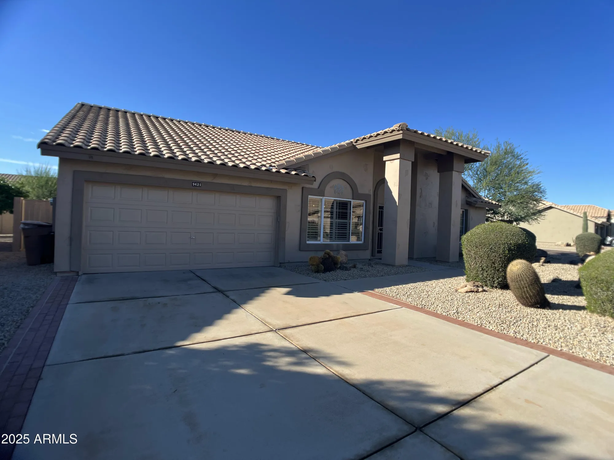 Property Slideshow image 3 of 25 | 9421 w chino dr, Peoria, AZ, 85382