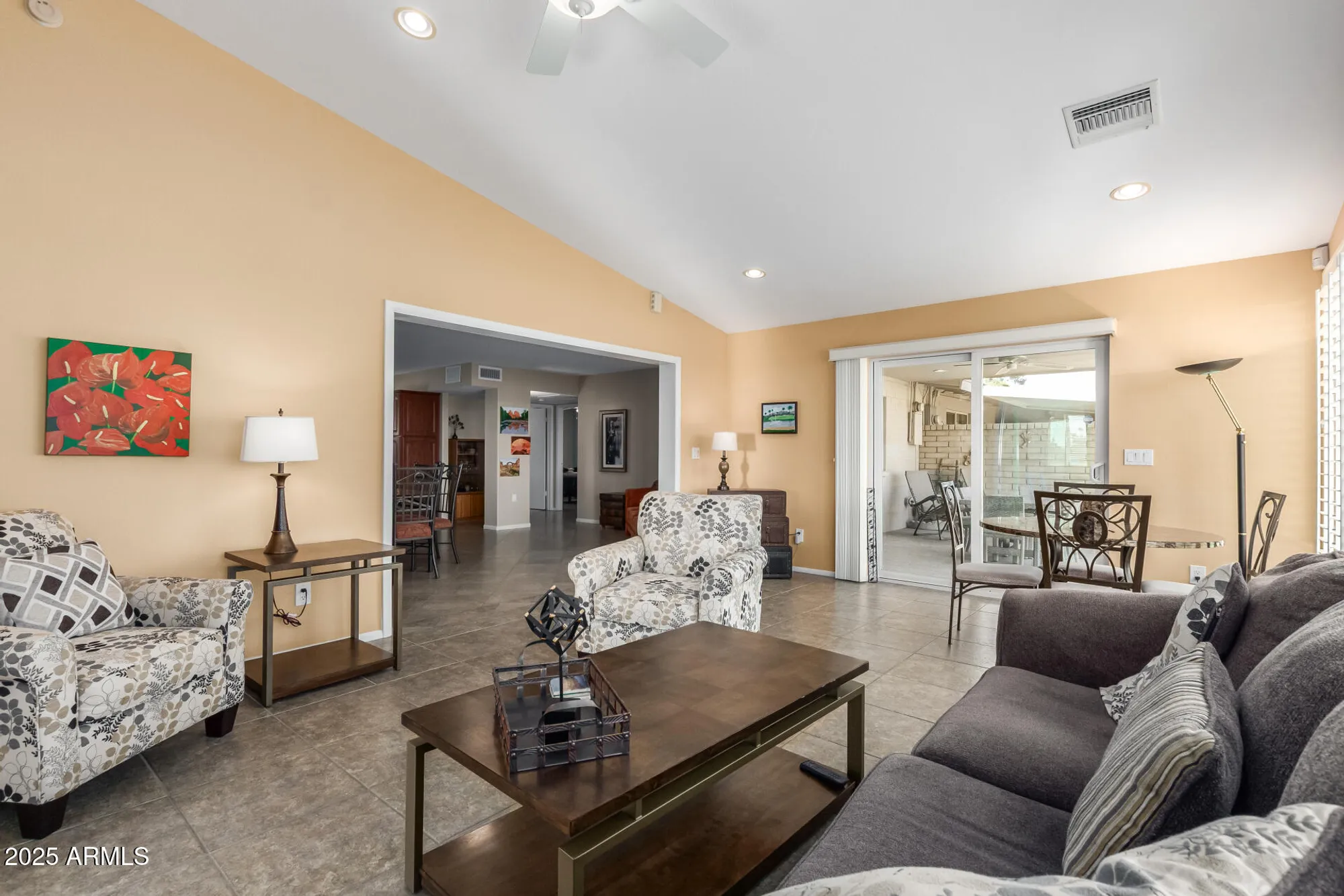 Property Slideshow image 6 of 45 | 10027 w lakeview cir, Sun City, AZ, 85351