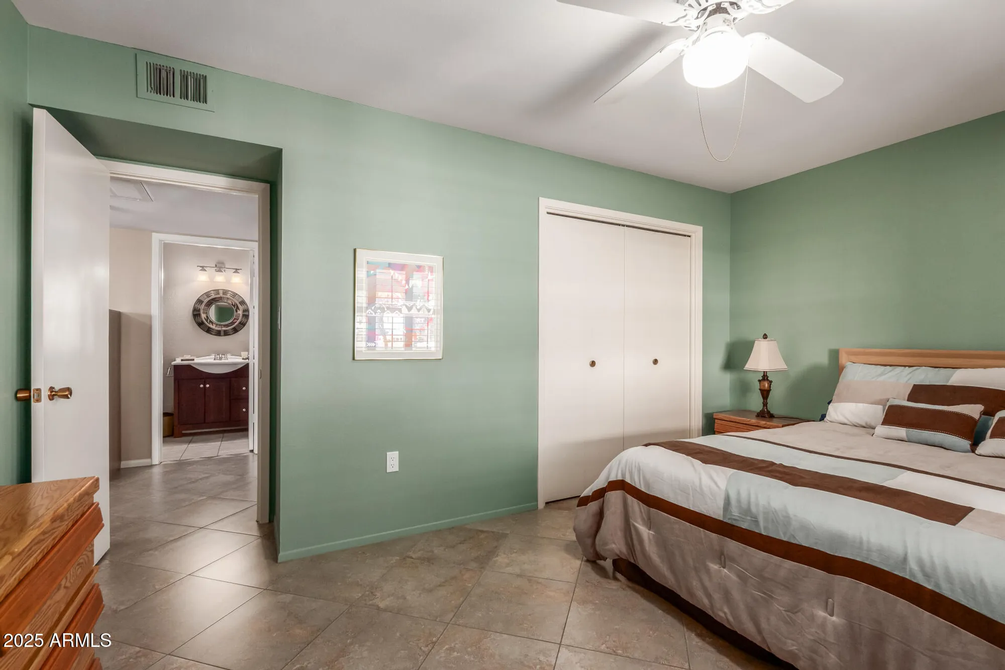 Property Slideshow image 18 of 45 | 10027 w lakeview cir, Sun City, AZ, 85351