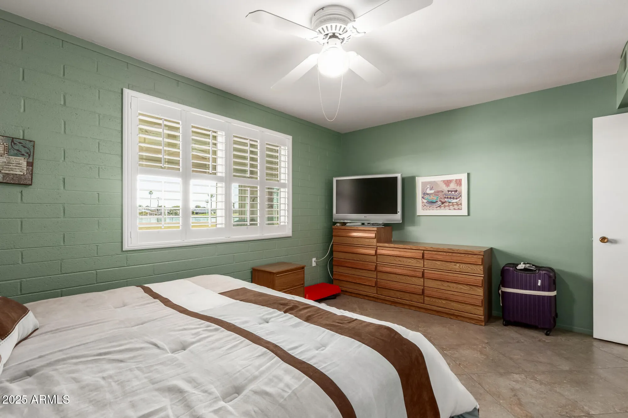 Property Slideshow image 17 of 45 | 10027 w lakeview cir, Sun City, AZ, 85351