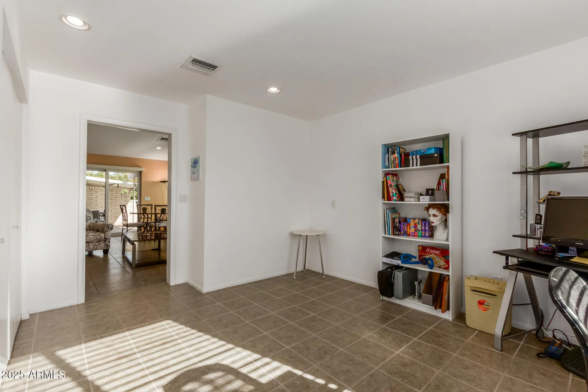 Property Slideshow image 21 of 45 | 10027 w lakeview cir, Sun City, AZ, 85351