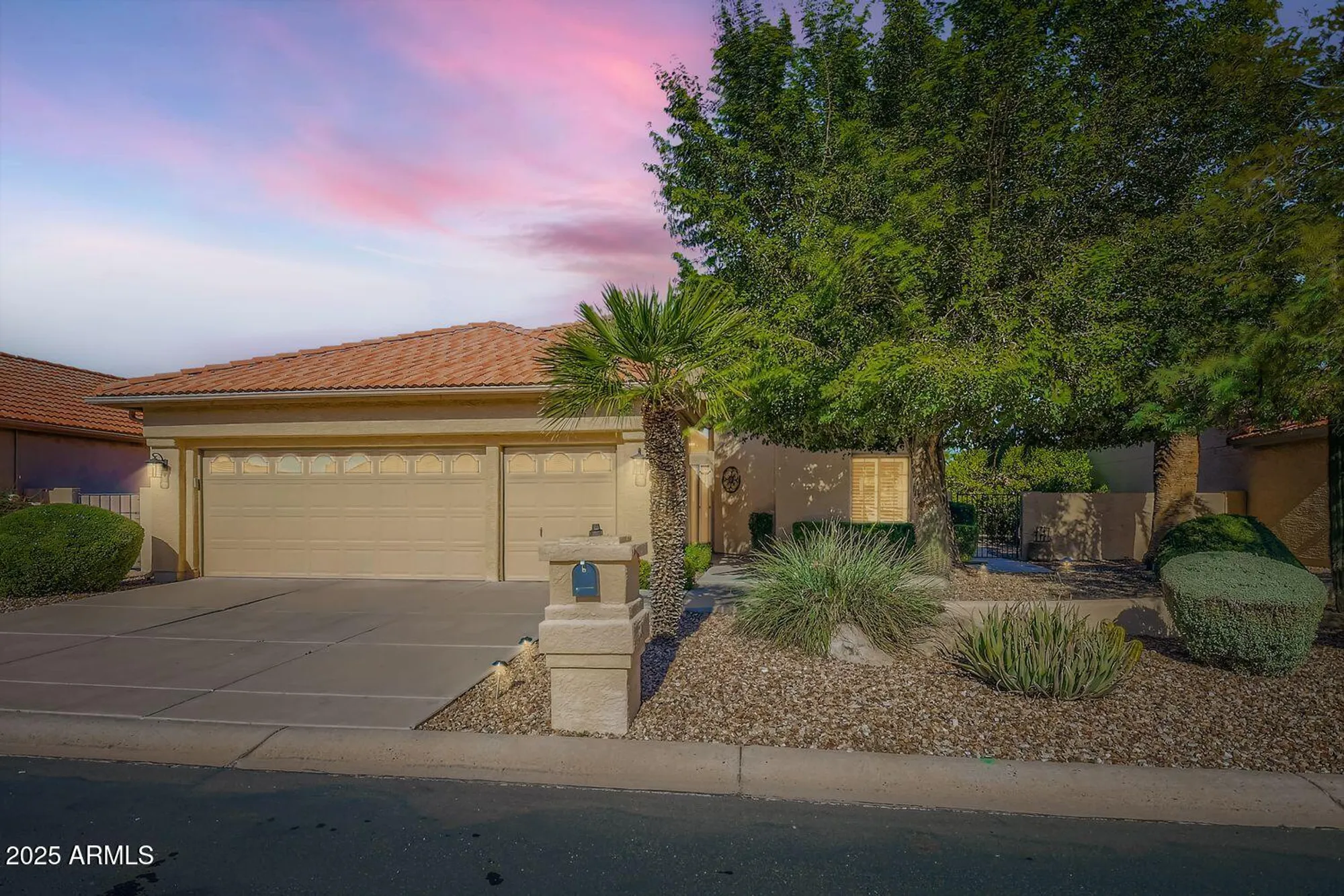 Property Slideshow image 1 of 27 | 10536 e hercules dr, Sun Lakes, AZ, 85248
