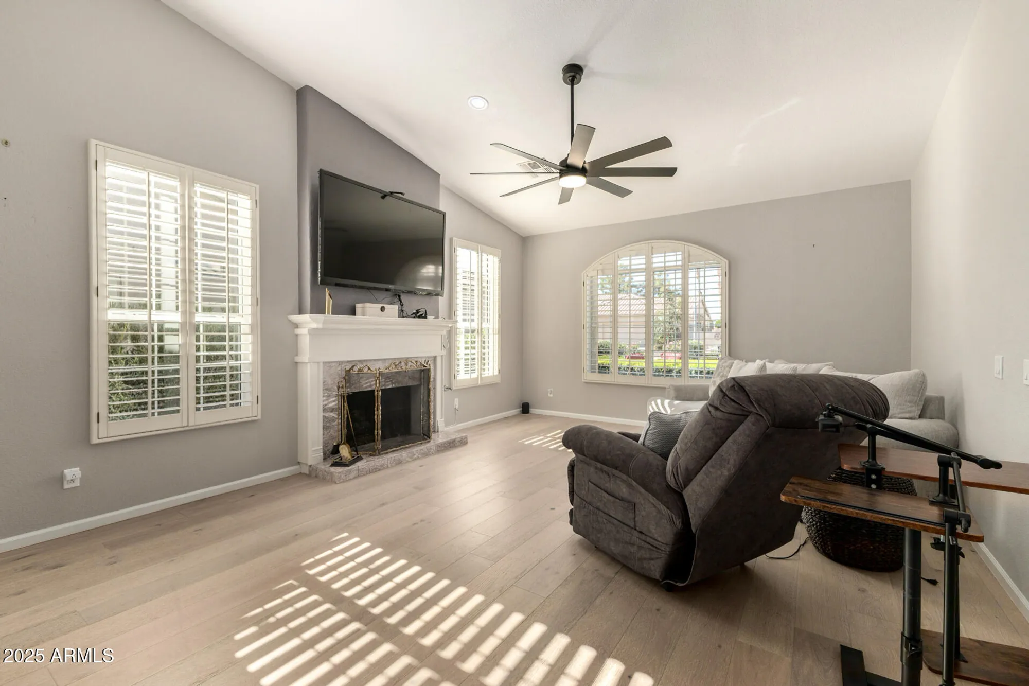 Property Slideshow image 7 of 68 | 5733 s amberwood dr, Chandler, AZ, 85248