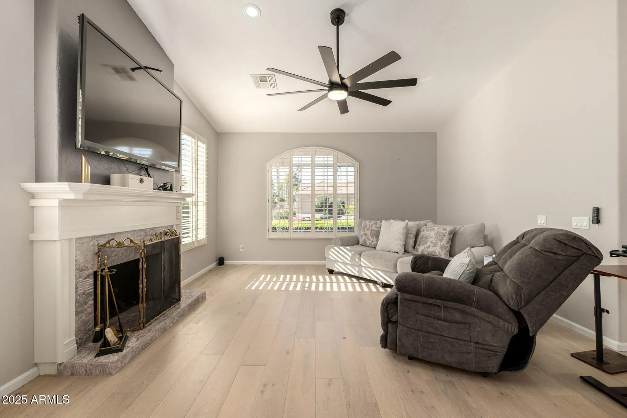 Property Slideshow image 8 of 68 | 5733 s amberwood dr, Chandler, AZ, 85248