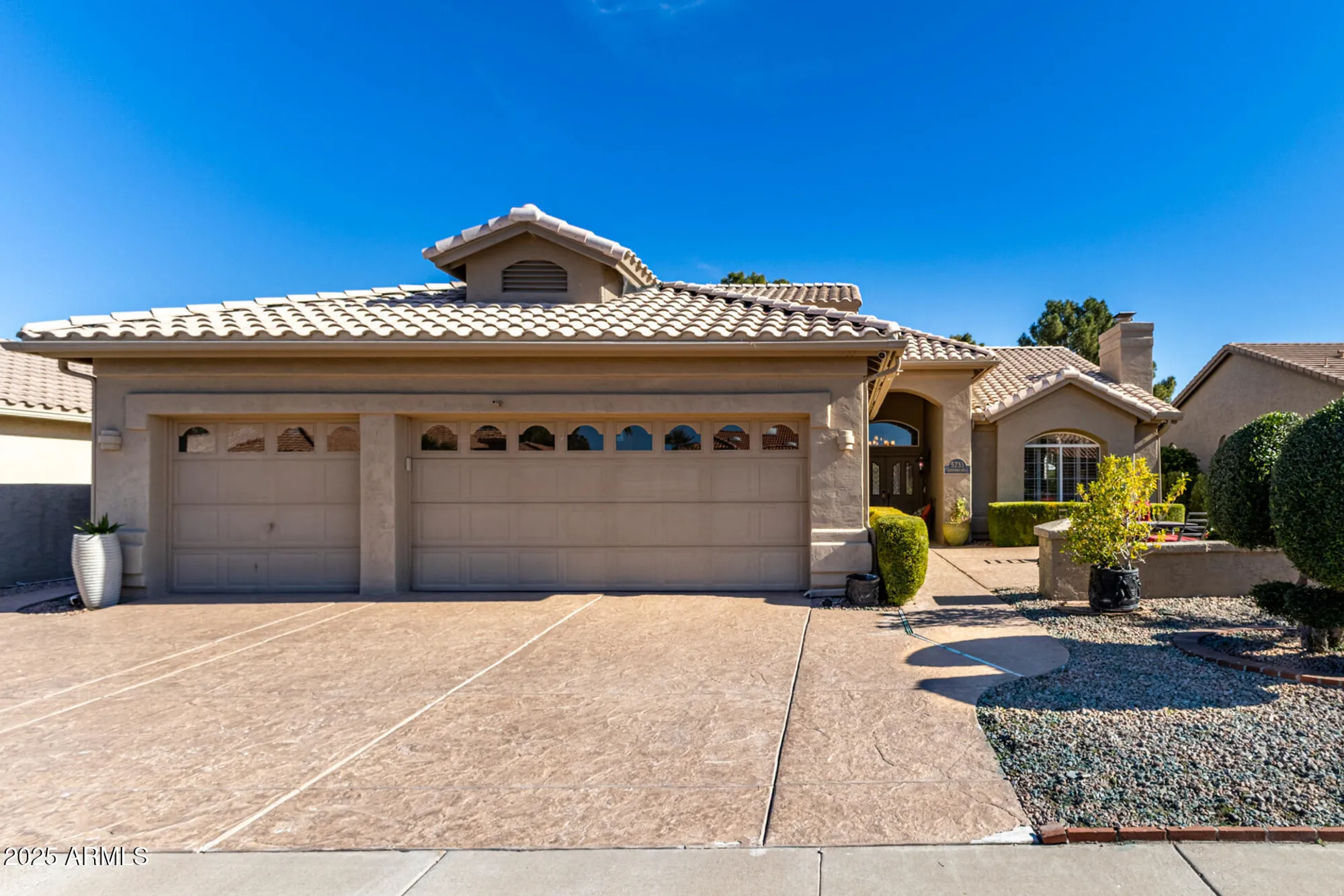 Property Slideshow image 1 of 68 | 5733 s amberwood dr, Chandler, AZ, 85248