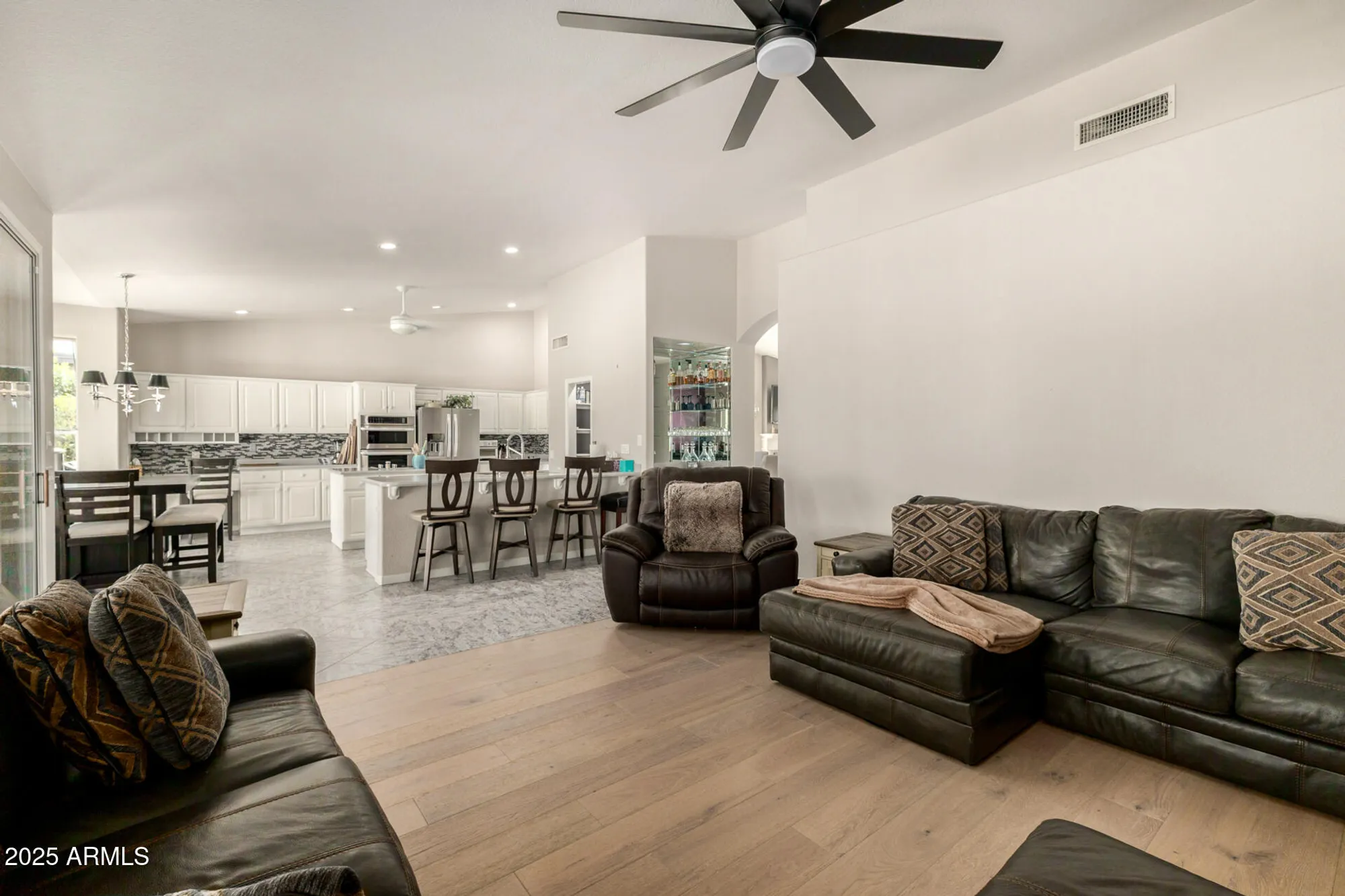 Property Slideshow image 16 of 68 | 5733 s amberwood dr, Chandler, AZ, 85248