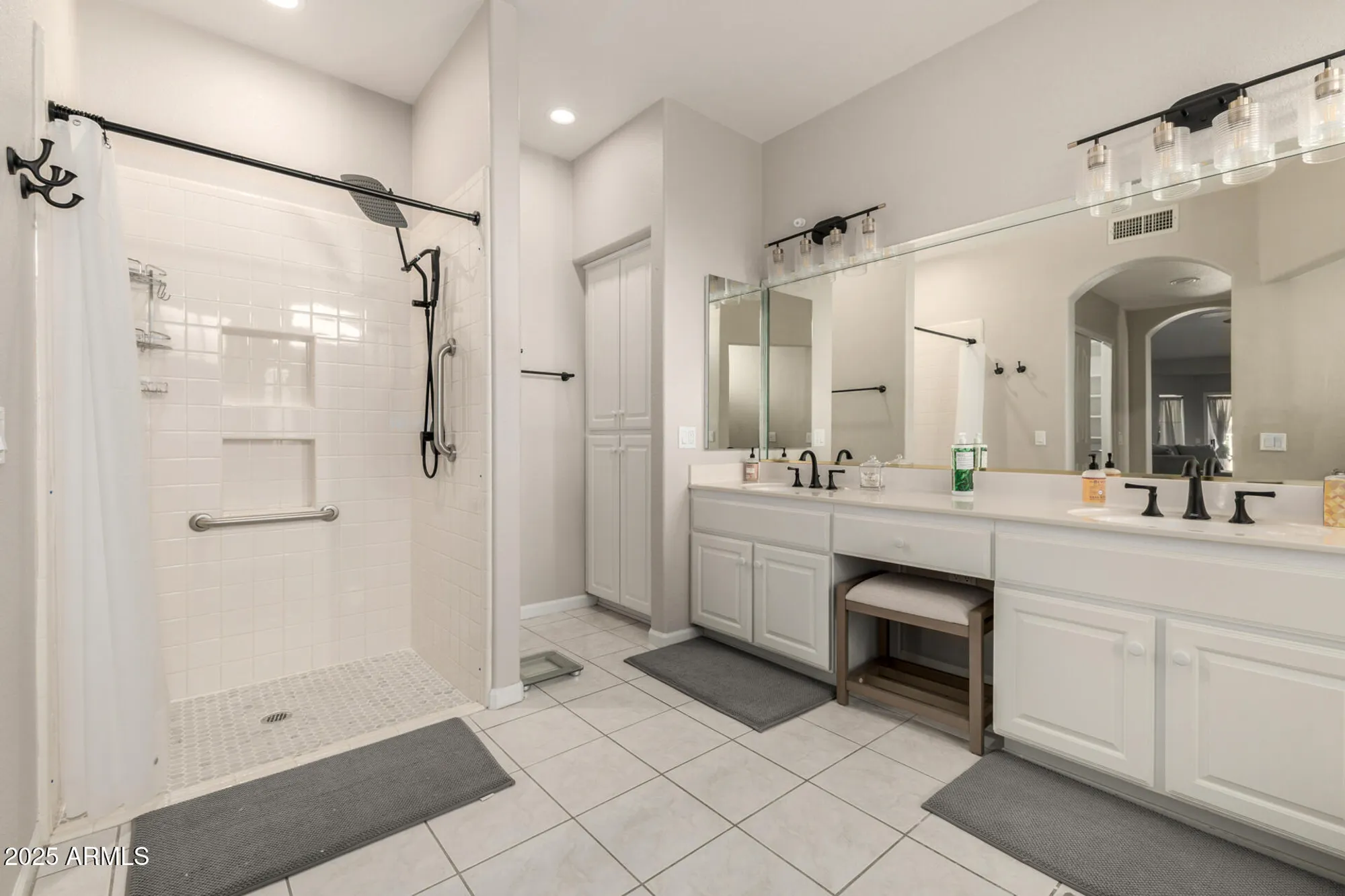 Property Slideshow image 27 of 68 | 5733 s amberwood dr, Chandler, AZ, 85248