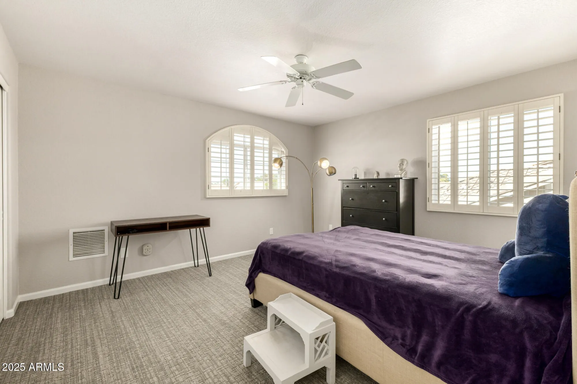 Property Slideshow image 28 of 68 | 5733 s amberwood dr, Chandler, AZ, 85248