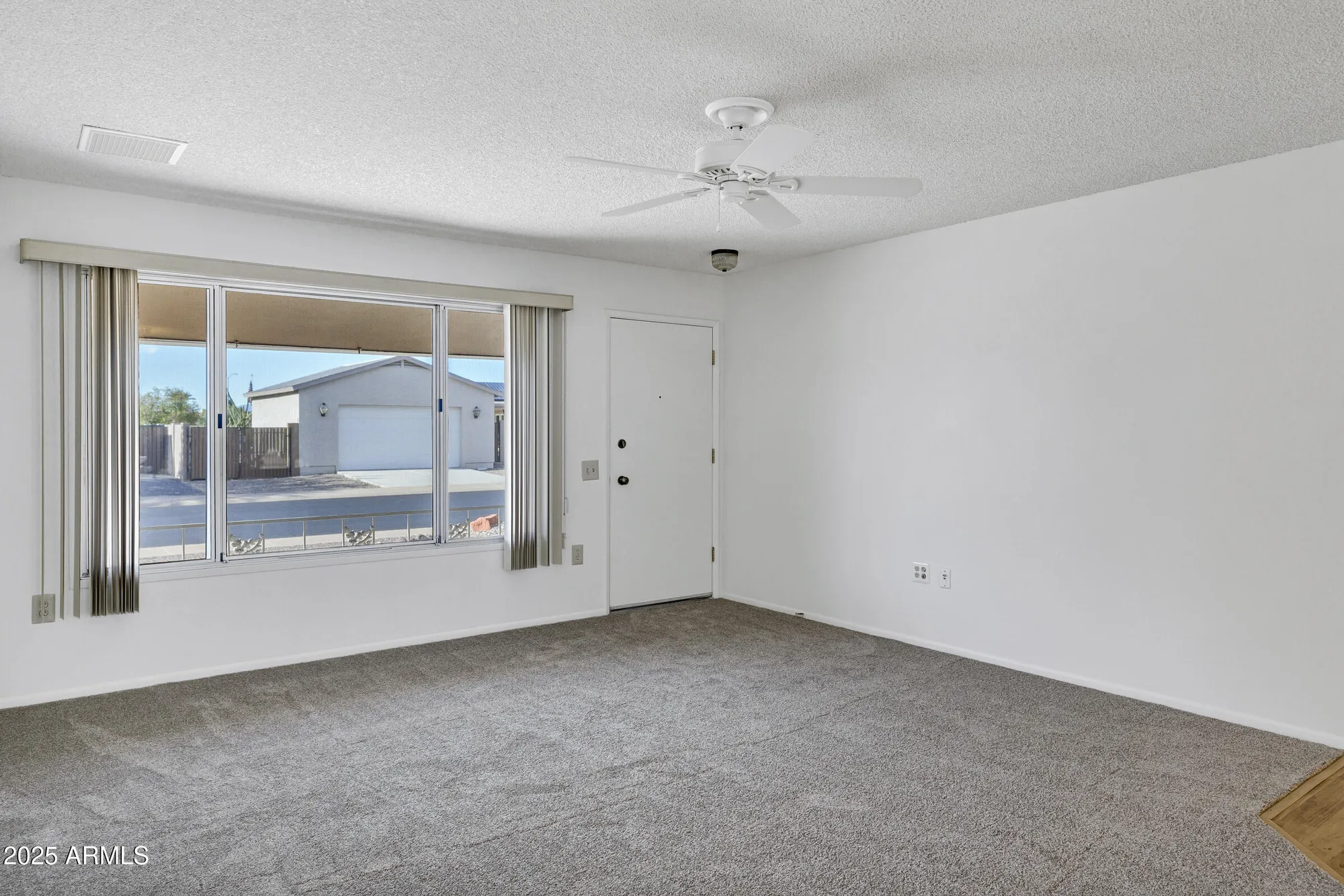 Property Slideshow image 7 of 40 | 19809 n calypso ln, Sun City, AZ, 85373