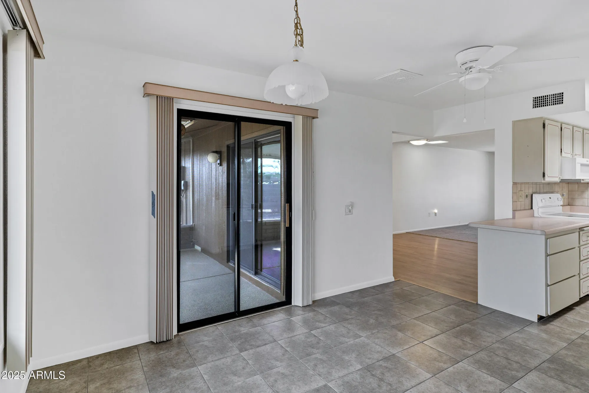 Property Slideshow image 13 of 40 | 19809 n calypso ln, Sun City, AZ, 85373