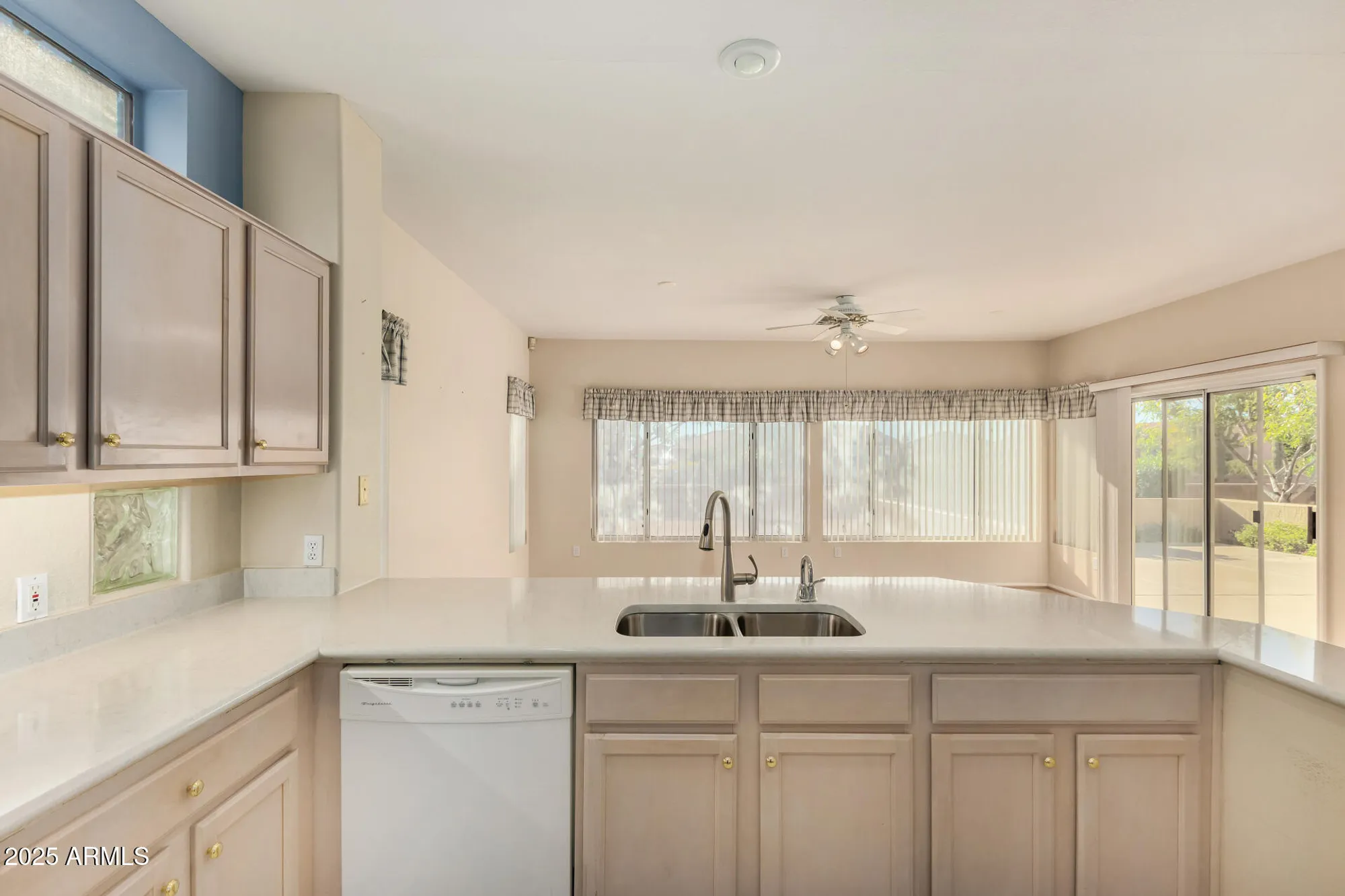 Property Slideshow image 12 of 32 | 14532 w horizon dr, Sun City West, AZ, 85375