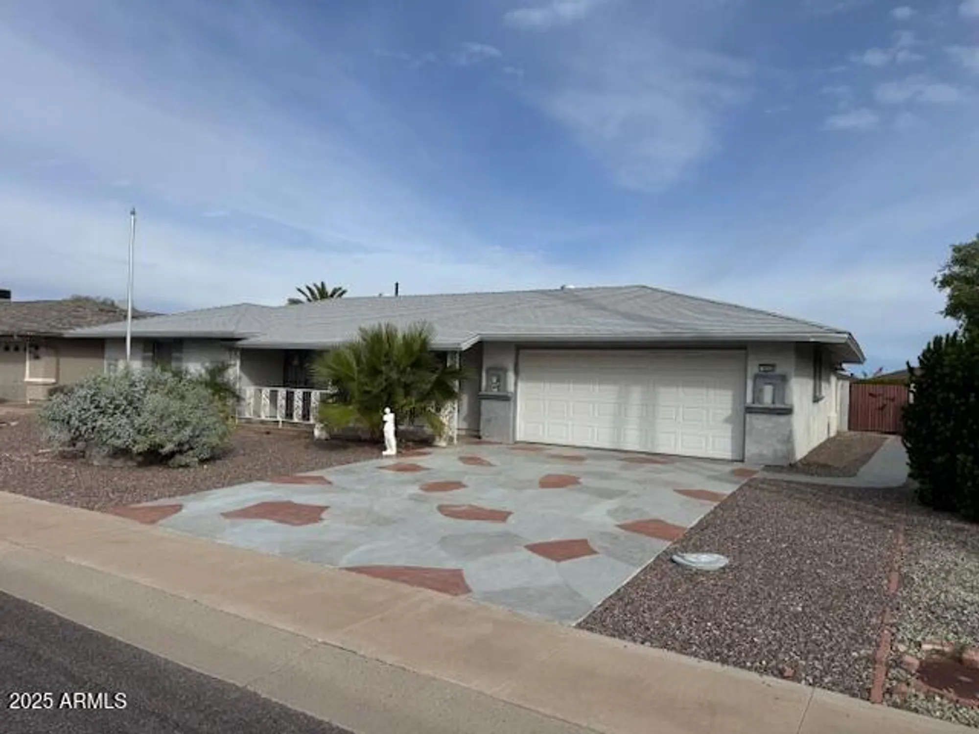 Property Slideshow image 2 of 16 | 9322 w hidden valley cir, Sun City, AZ, 85351