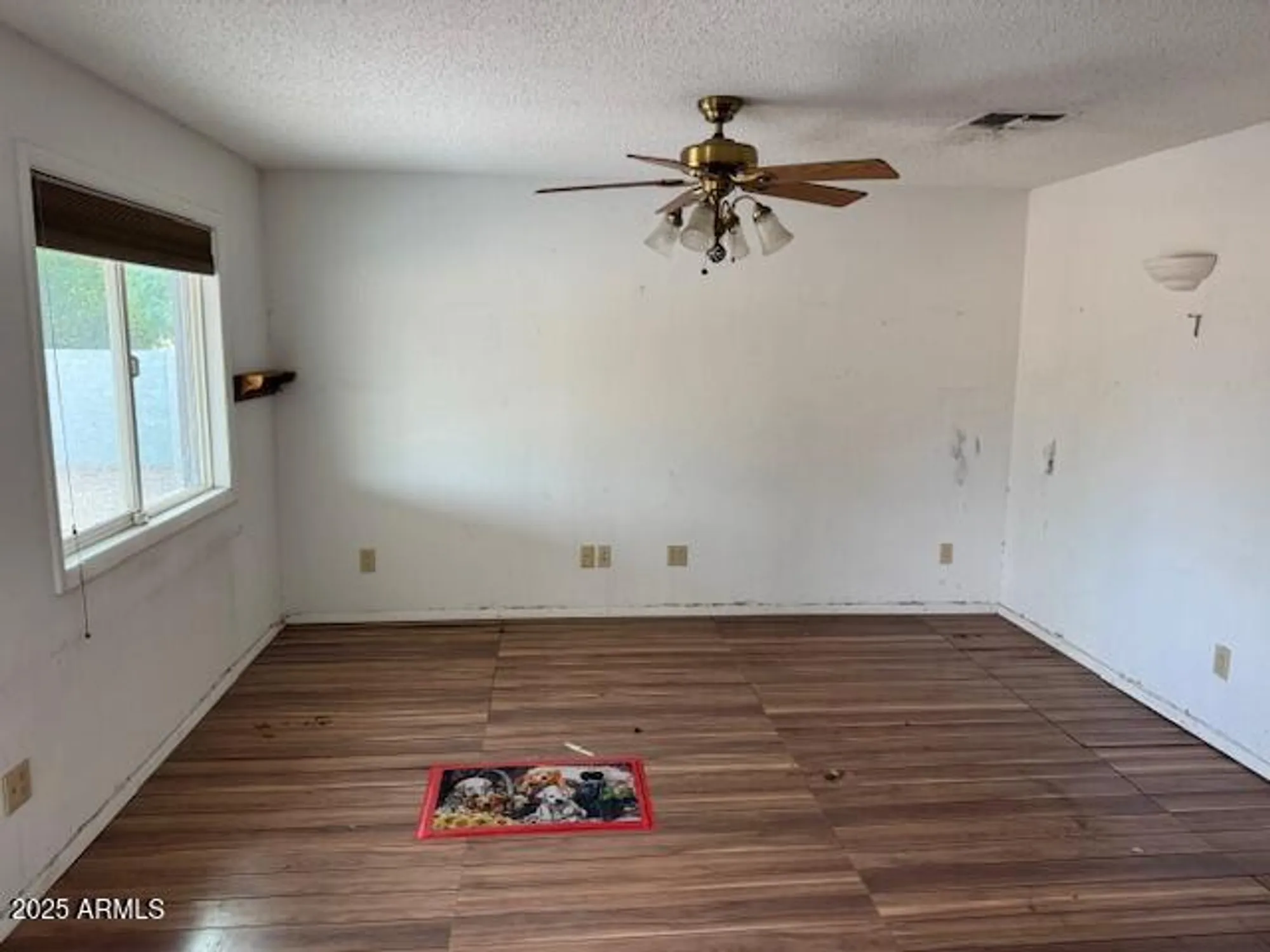 Property Slideshow image 8 of 16 | 9322 w hidden valley cir, Sun City, AZ, 85351