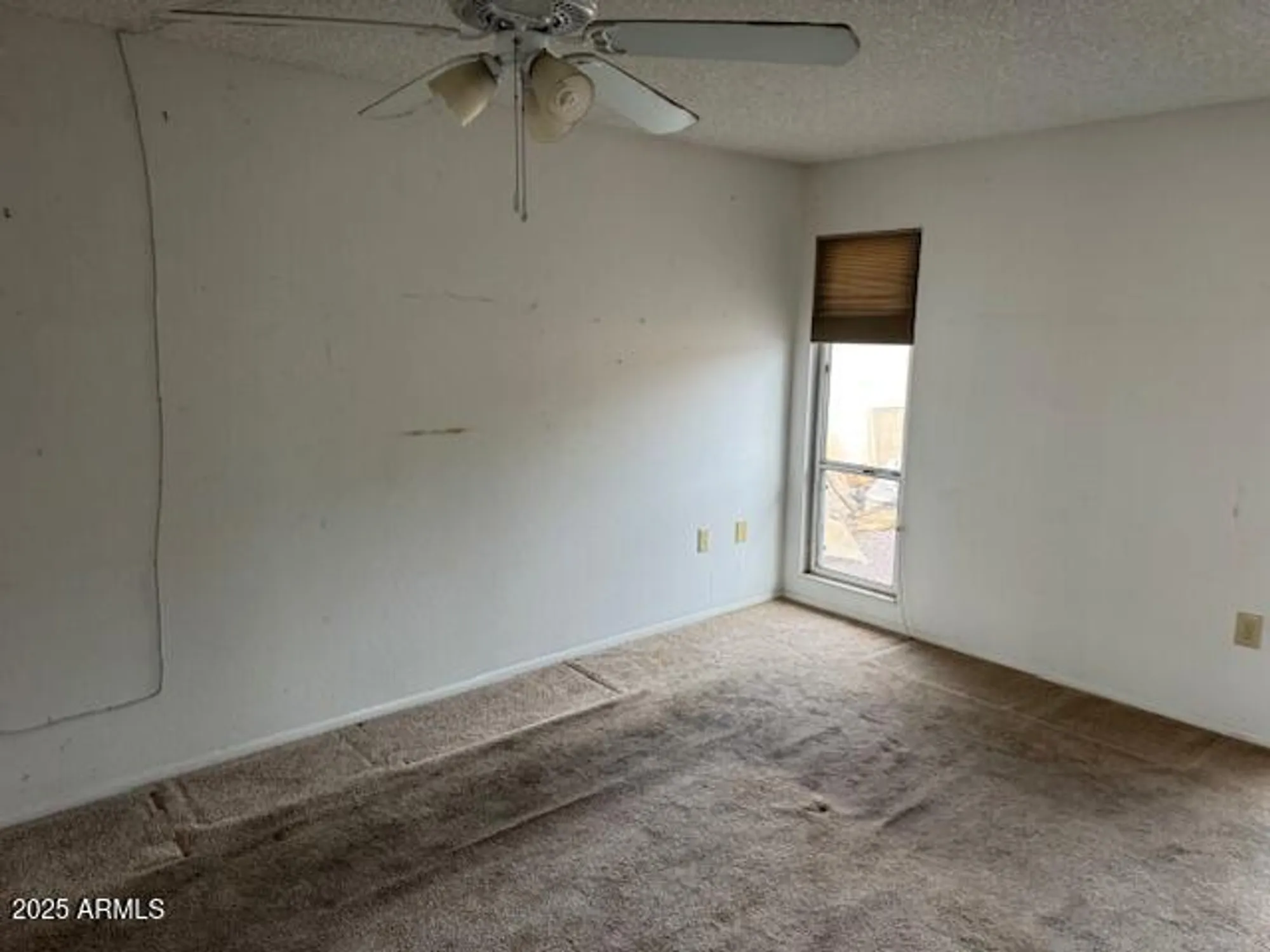 Property Slideshow image 11 of 16 | 9322 w hidden valley cir, Sun City, AZ, 85351