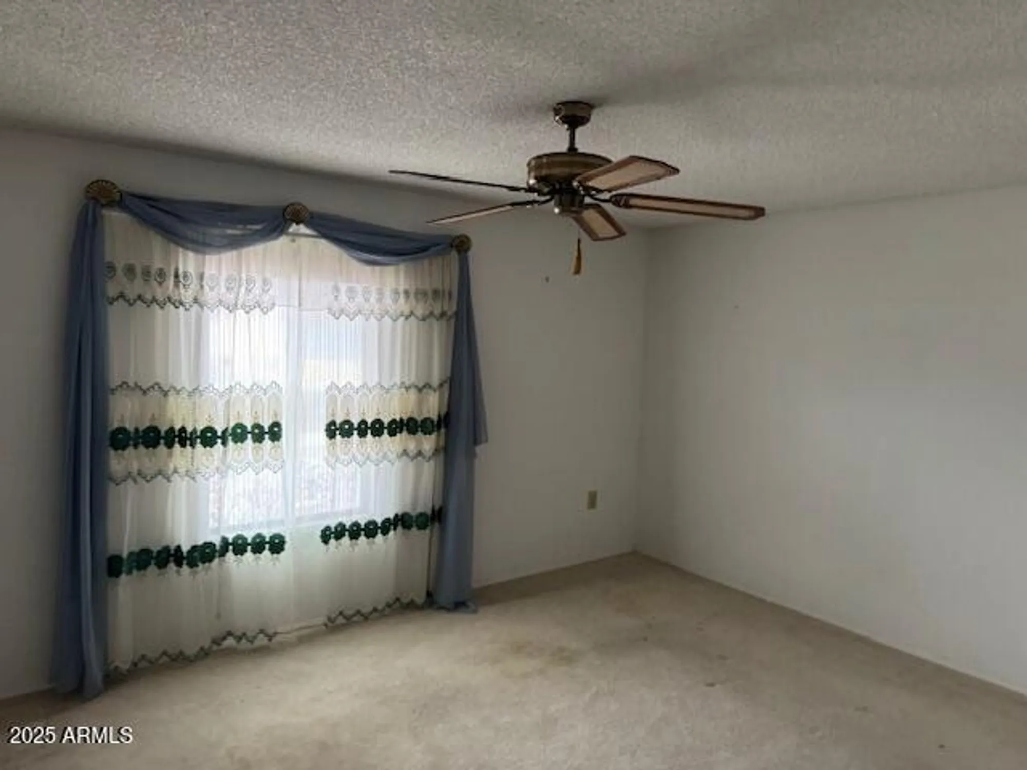 Property Slideshow image 13 of 16 | 9322 w hidden valley cir, Sun City, AZ, 85351