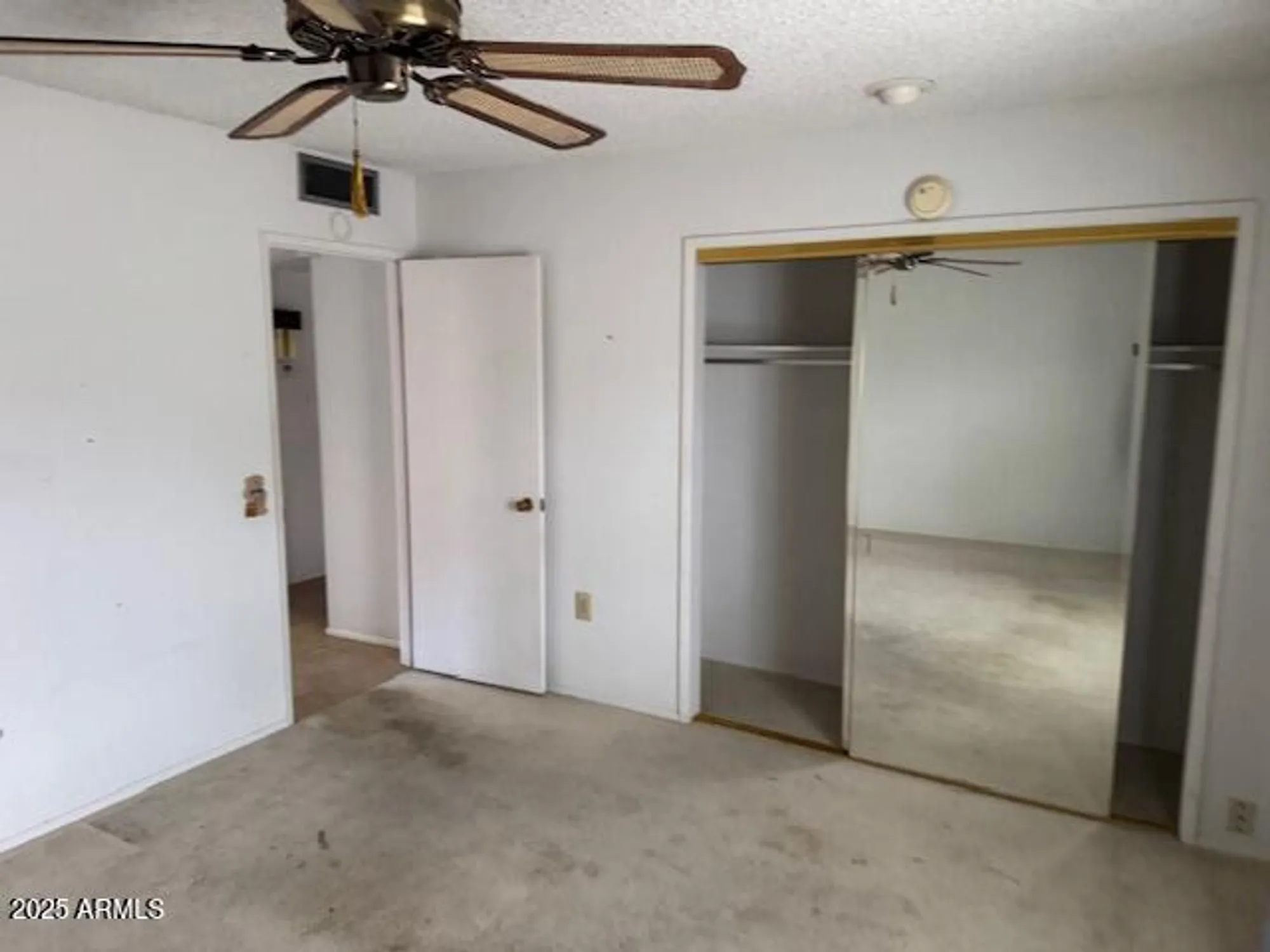 Property Slideshow image 14 of 16 | 9322 w hidden valley cir, Sun City, AZ, 85351