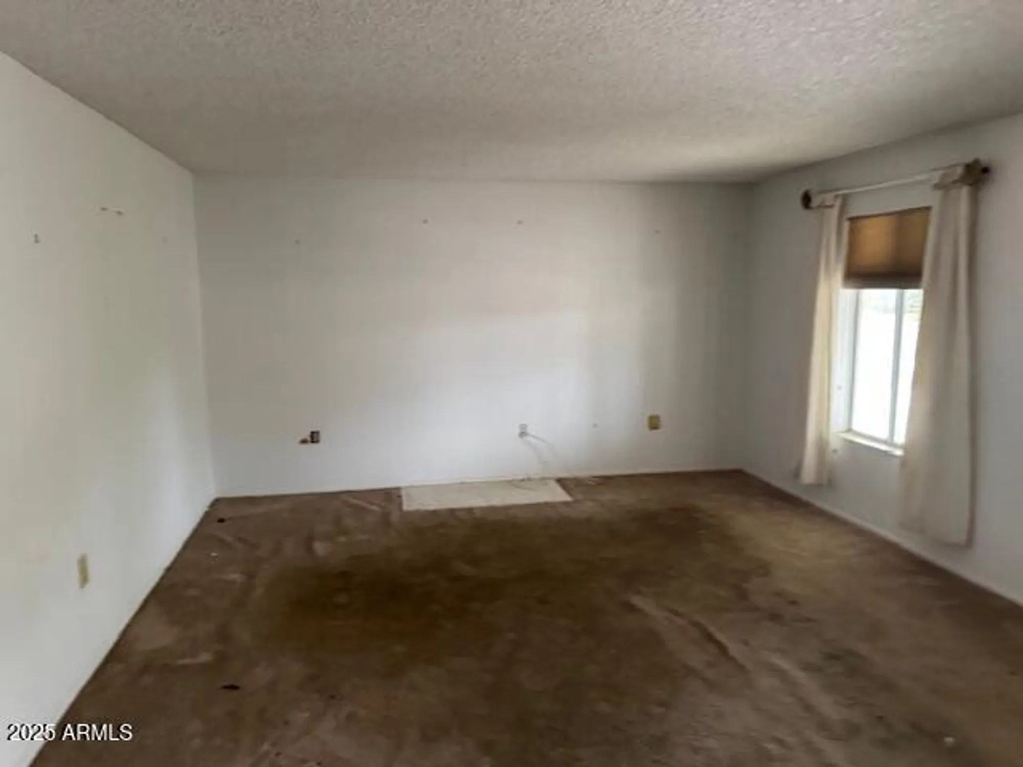 Property Slideshow image 15 of 16 | 9322 w hidden valley cir, Sun City, AZ, 85351