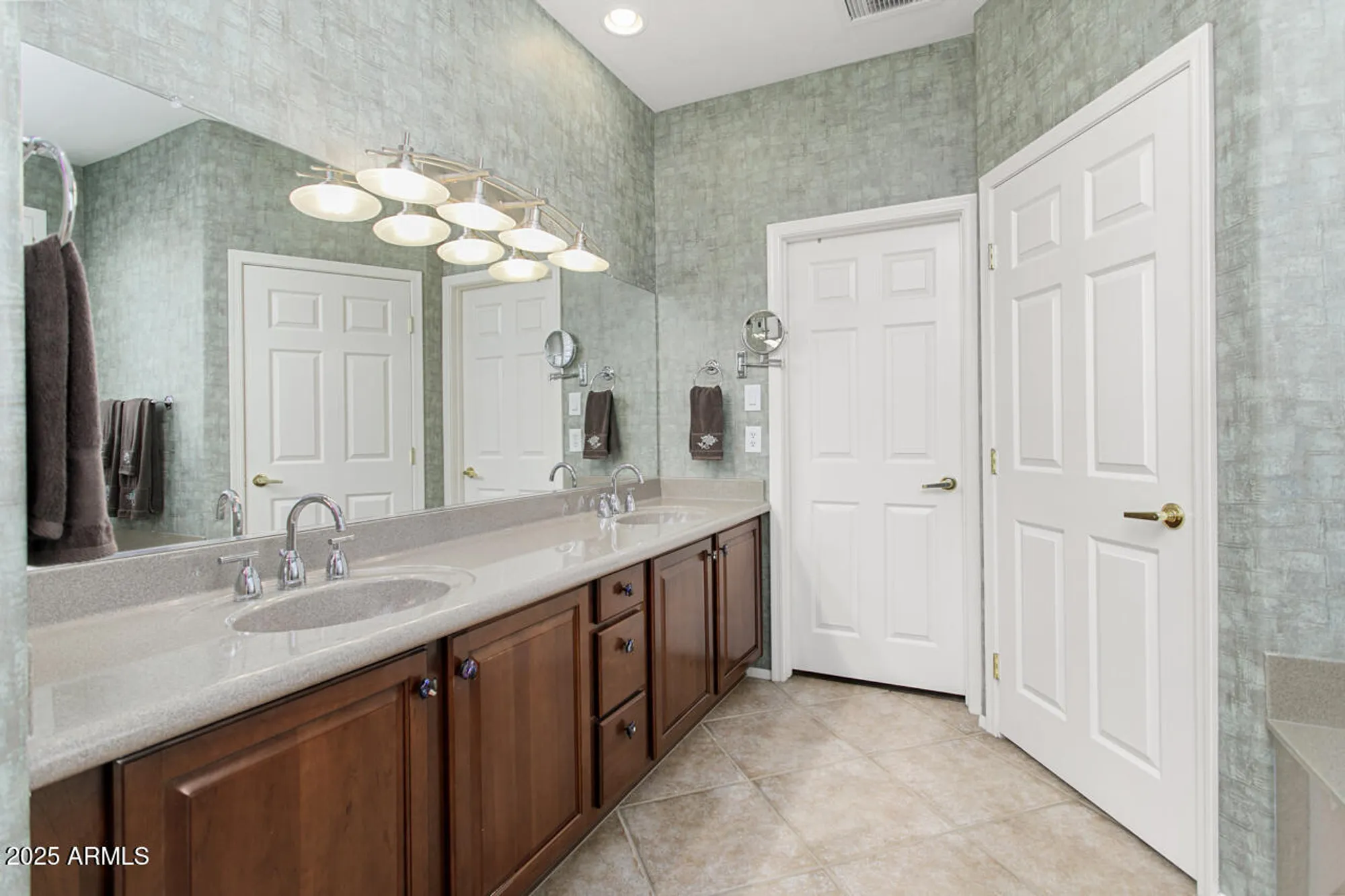 Property Slideshow image 26 of 57 | 20017 n coronado ridge dr, Surprise, AZ, 85387