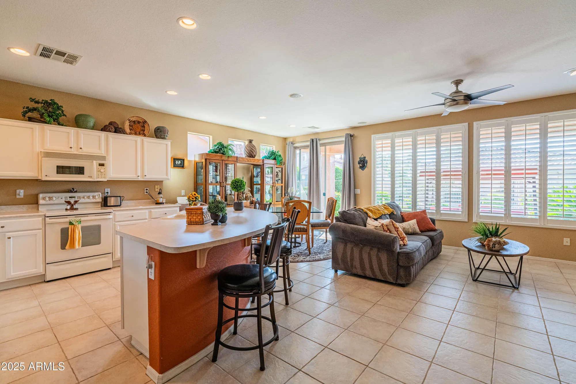 Property Slideshow image 10 of 33 | 4689 e jude ct, Gilbert, AZ, 85298