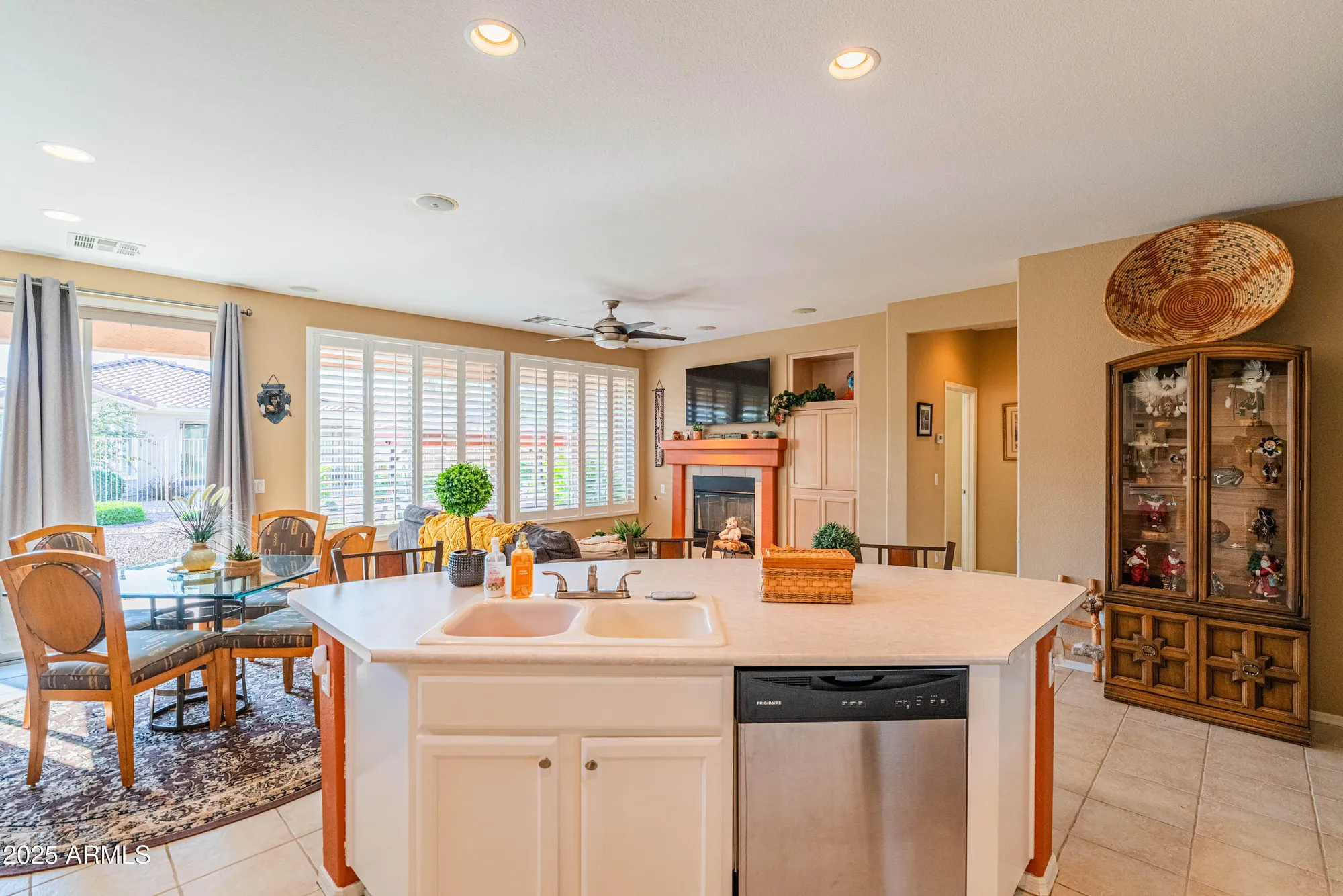 Property Slideshow image 12 of 33 | 4689 e jude ct, Gilbert, AZ, 85298