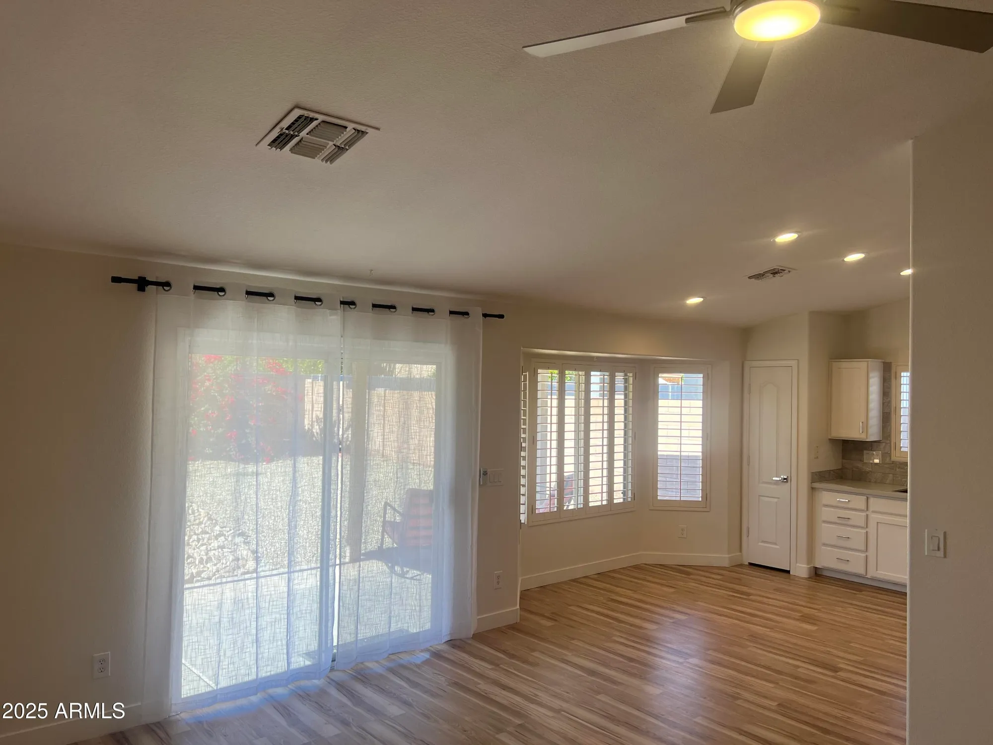 Property Slideshow image 9 of 51 | 20710 n 105th dr, Peoria, AZ, 85382