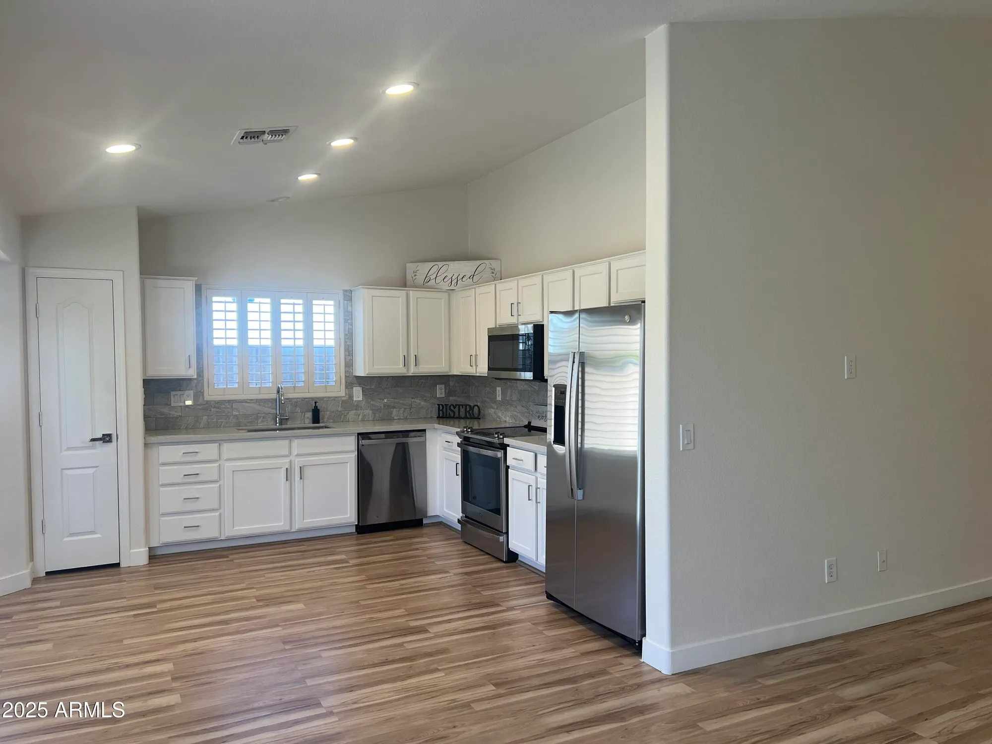 Property Slideshow image 11 of 51 | 20710 n 105th dr, Peoria, AZ, 85382